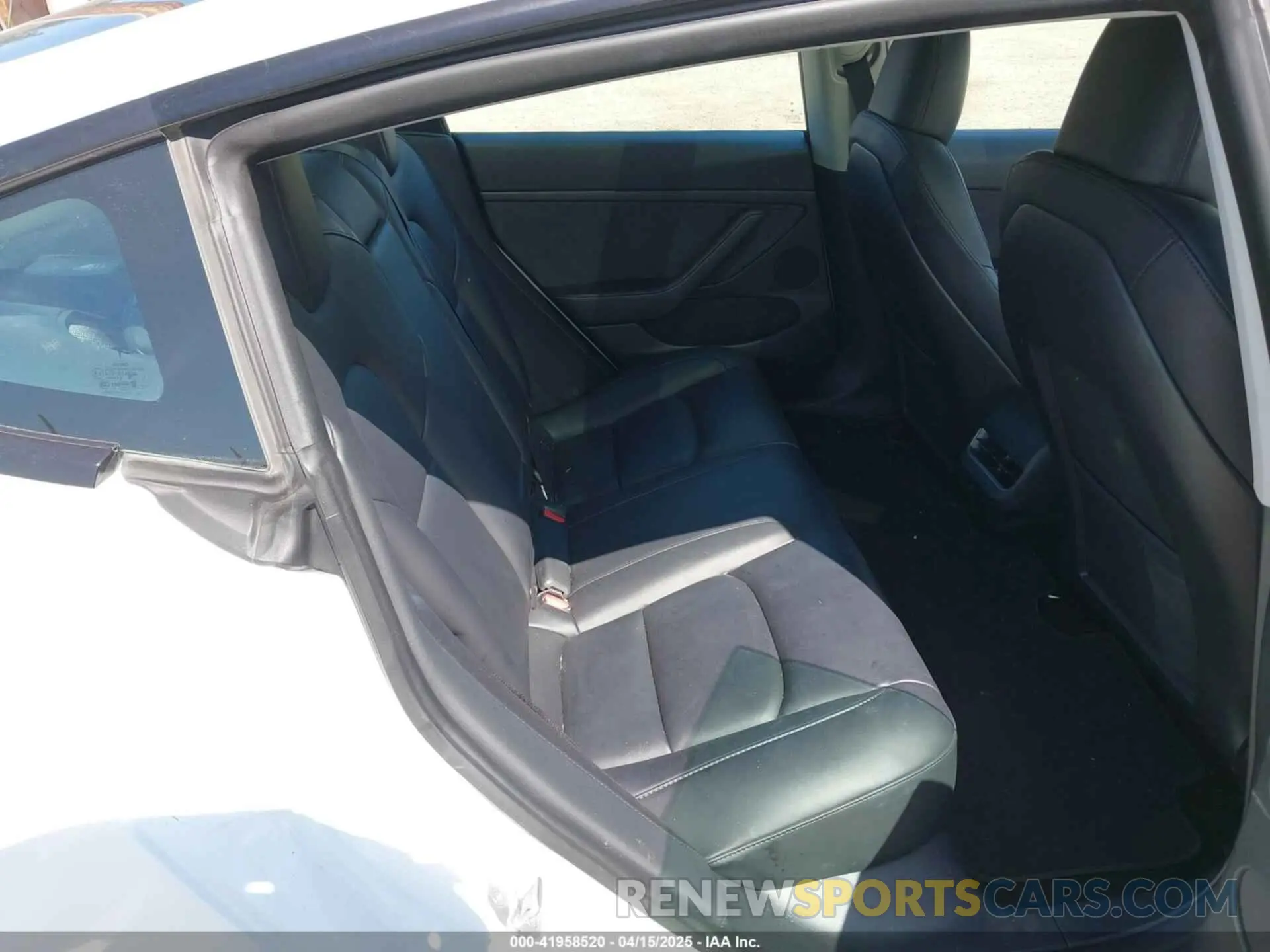 8 Фотография поврежденного автомобиля 5YJ3E1EA1PF558926 TESLA MODEL 3 2023