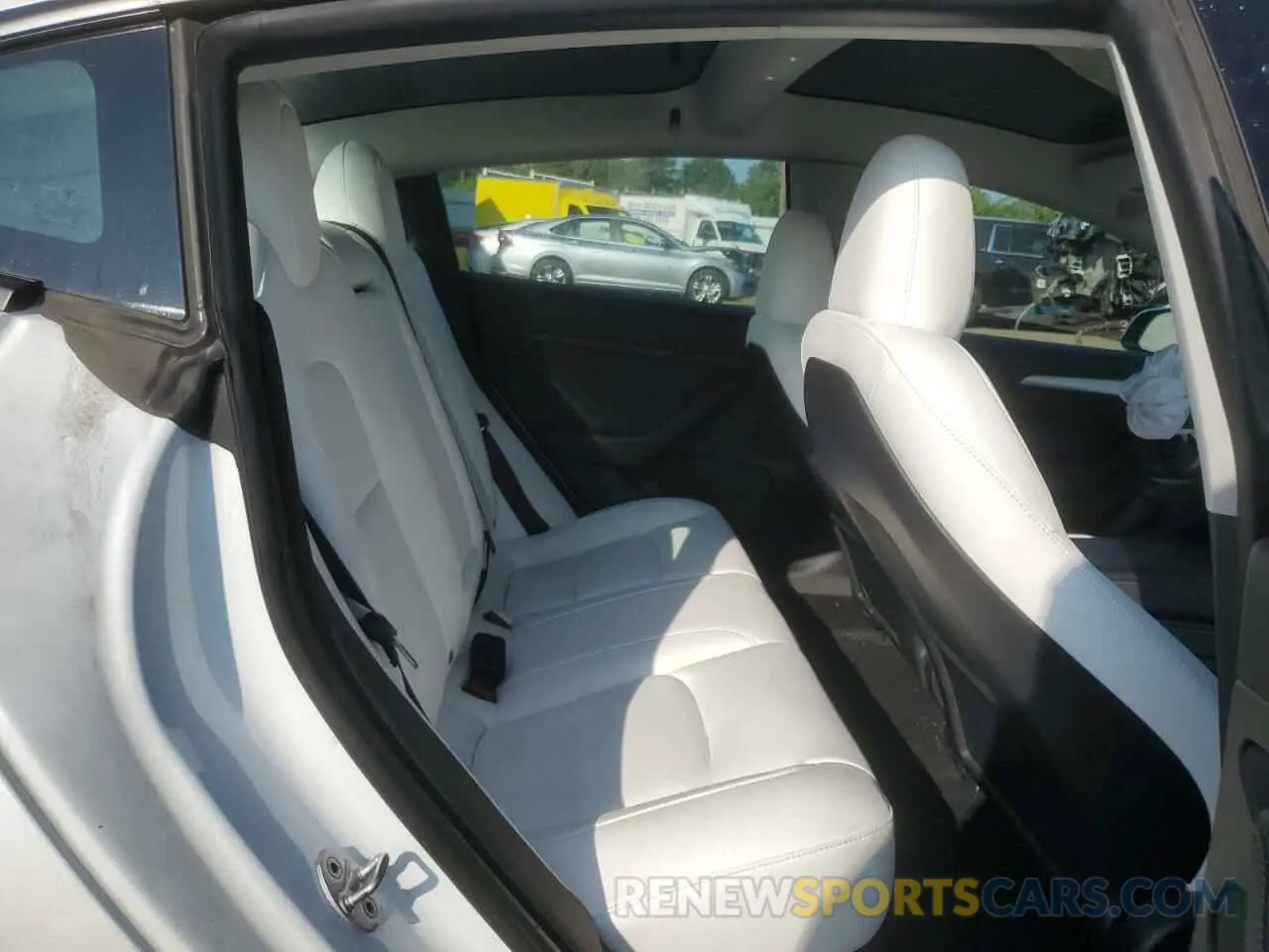 10 Photograph of a damaged car 5YJ3E1EA1PF564693 TESLA MODEL 3 2023