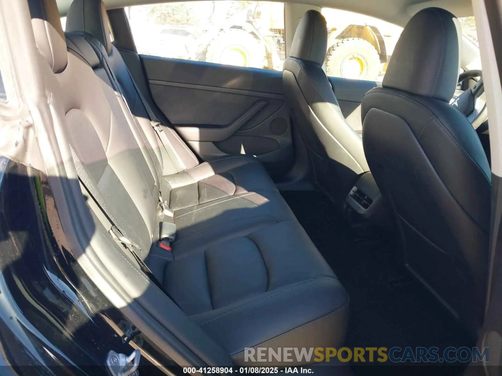 8 Photograph of a damaged car 5YJ3E1EA1PF568369 TESLA MODEL 3 2023