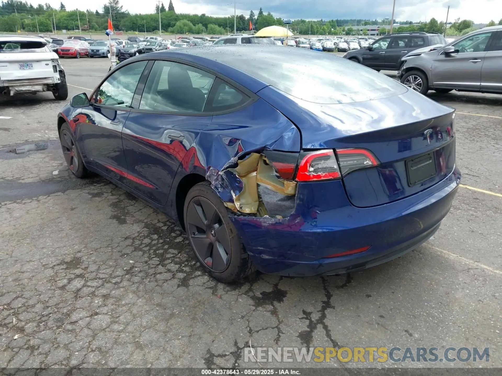 3 Фотография поврежденного автомобиля 5YJ3E1EA1PF572180 TESLA MODEL 3 2023