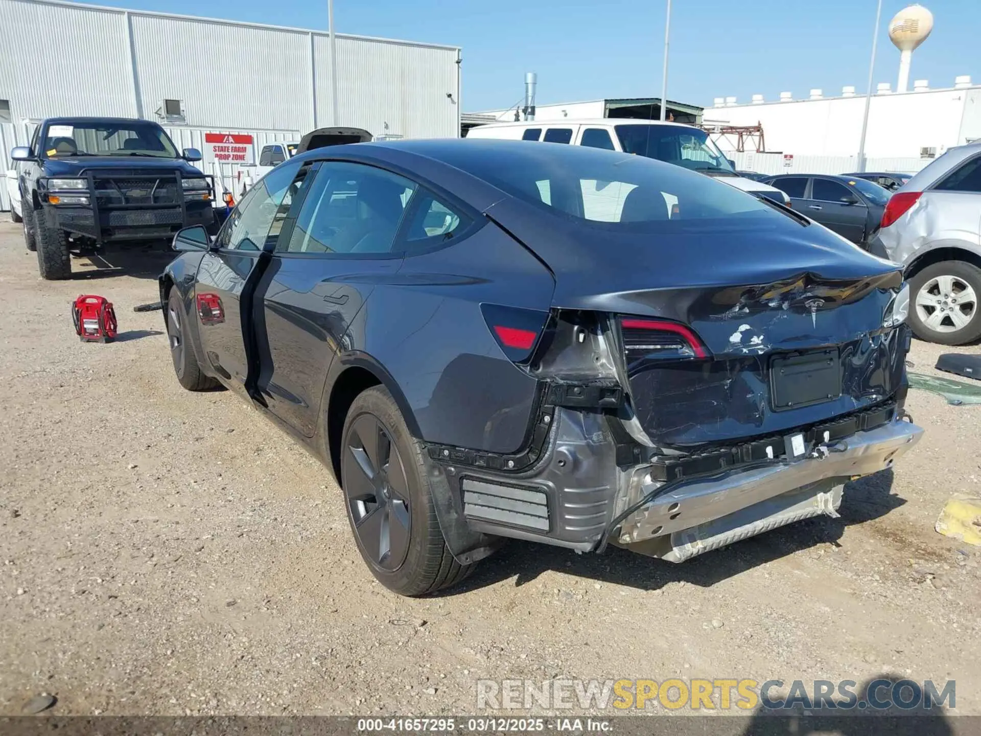 3 Фотография поврежденного автомобиля 5YJ3E1EA1PF576780 TESLA MODEL 3 2023