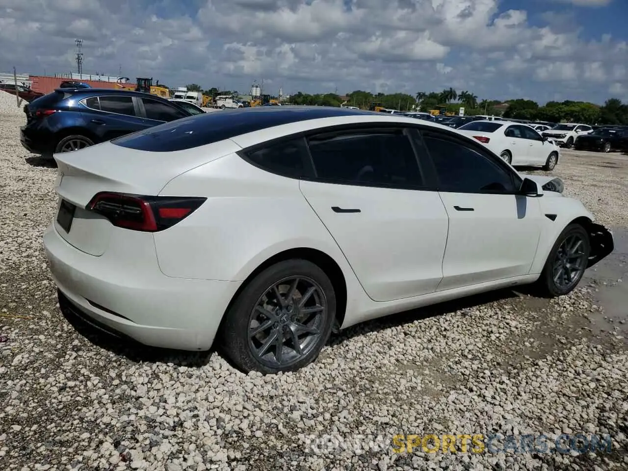 3 Фотография поврежденного автомобиля 5YJ3E1EA1PF582899 TESLA MODEL 3 2023