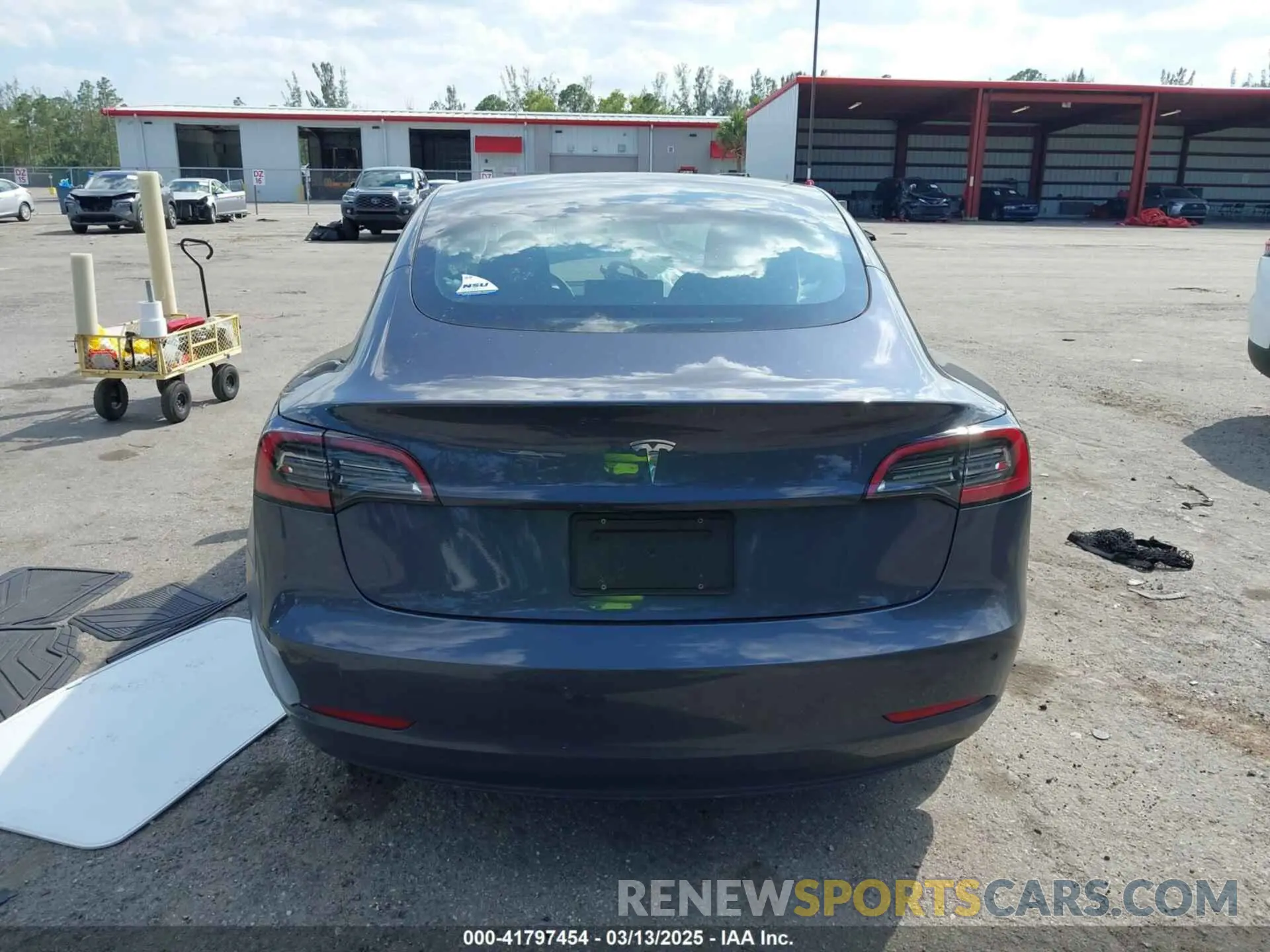 15 Photograph of a damaged car 5YJ3E1EA1PF601418 TESLA MODEL 3 2023