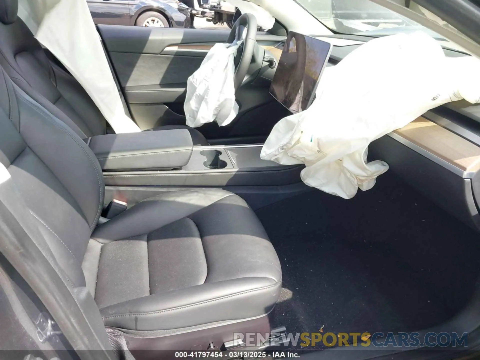 5 Photograph of a damaged car 5YJ3E1EA1PF601418 TESLA MODEL 3 2023