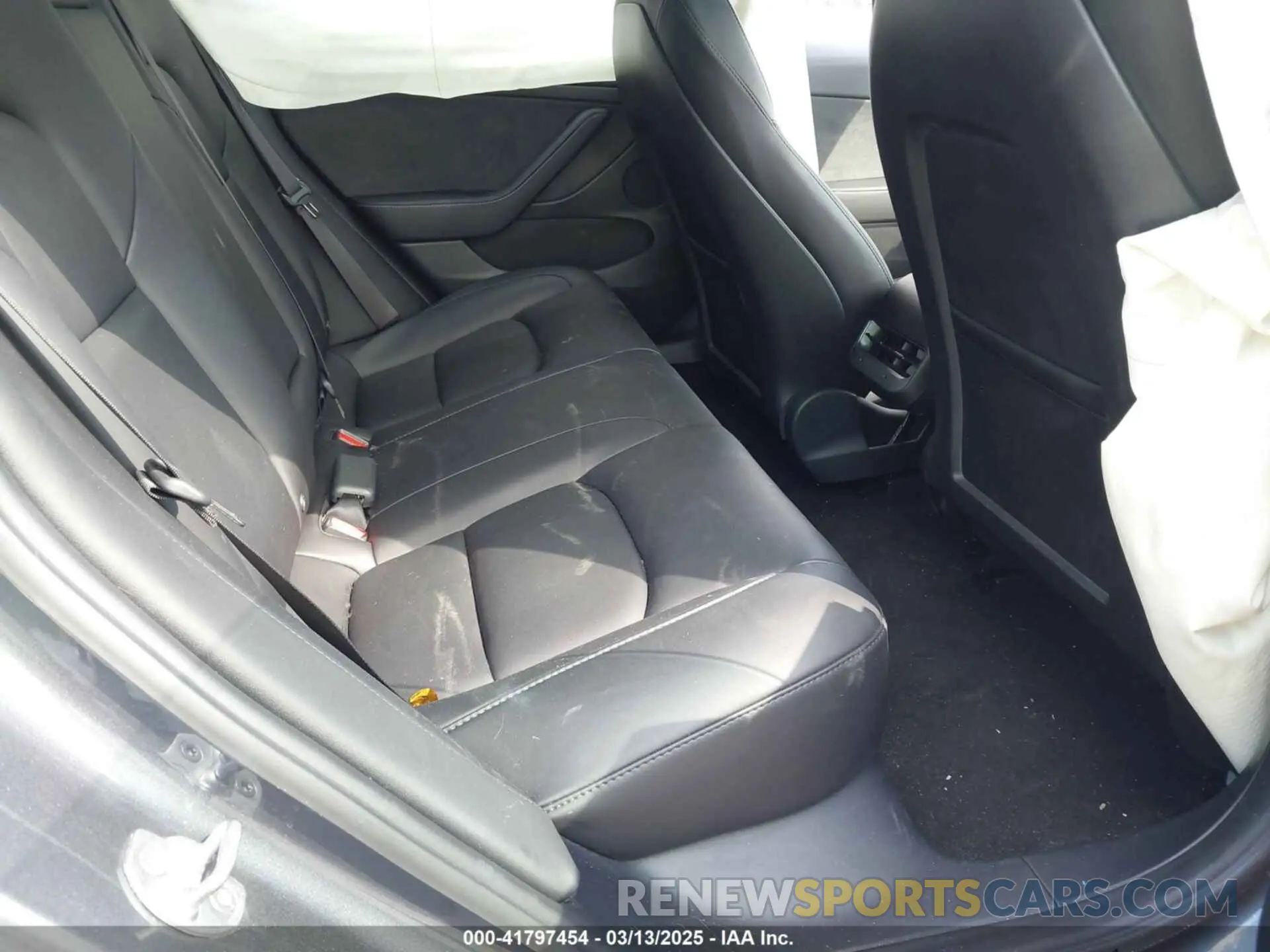 8 Photograph of a damaged car 5YJ3E1EA1PF601418 TESLA MODEL 3 2023