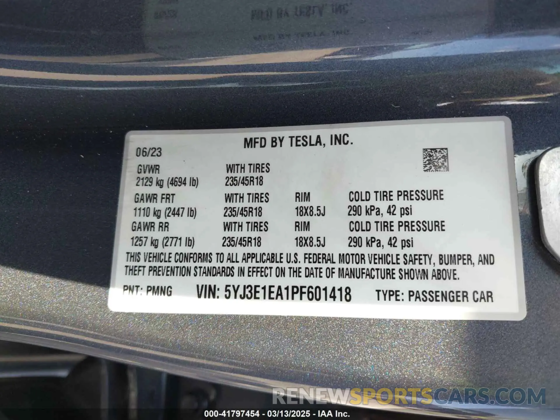 9 Photograph of a damaged car 5YJ3E1EA1PF601418 TESLA MODEL 3 2023