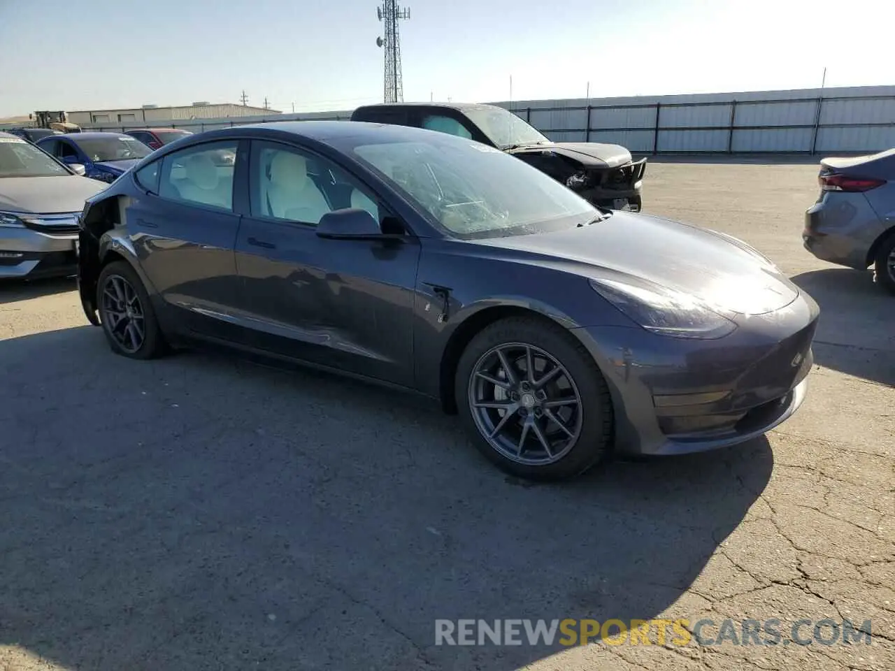 4 Фотография поврежденного автомобиля 5YJ3E1EA1PF638310 TESLA MODEL 3 2023