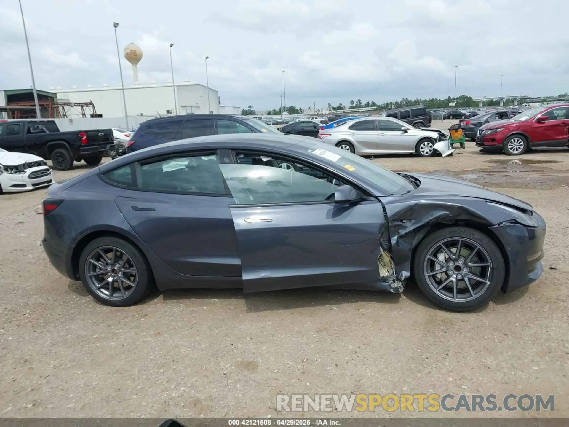 12 Photograph of a damaged car 5YJ3E1EA1PF642955 TESLA MODEL 3 2023