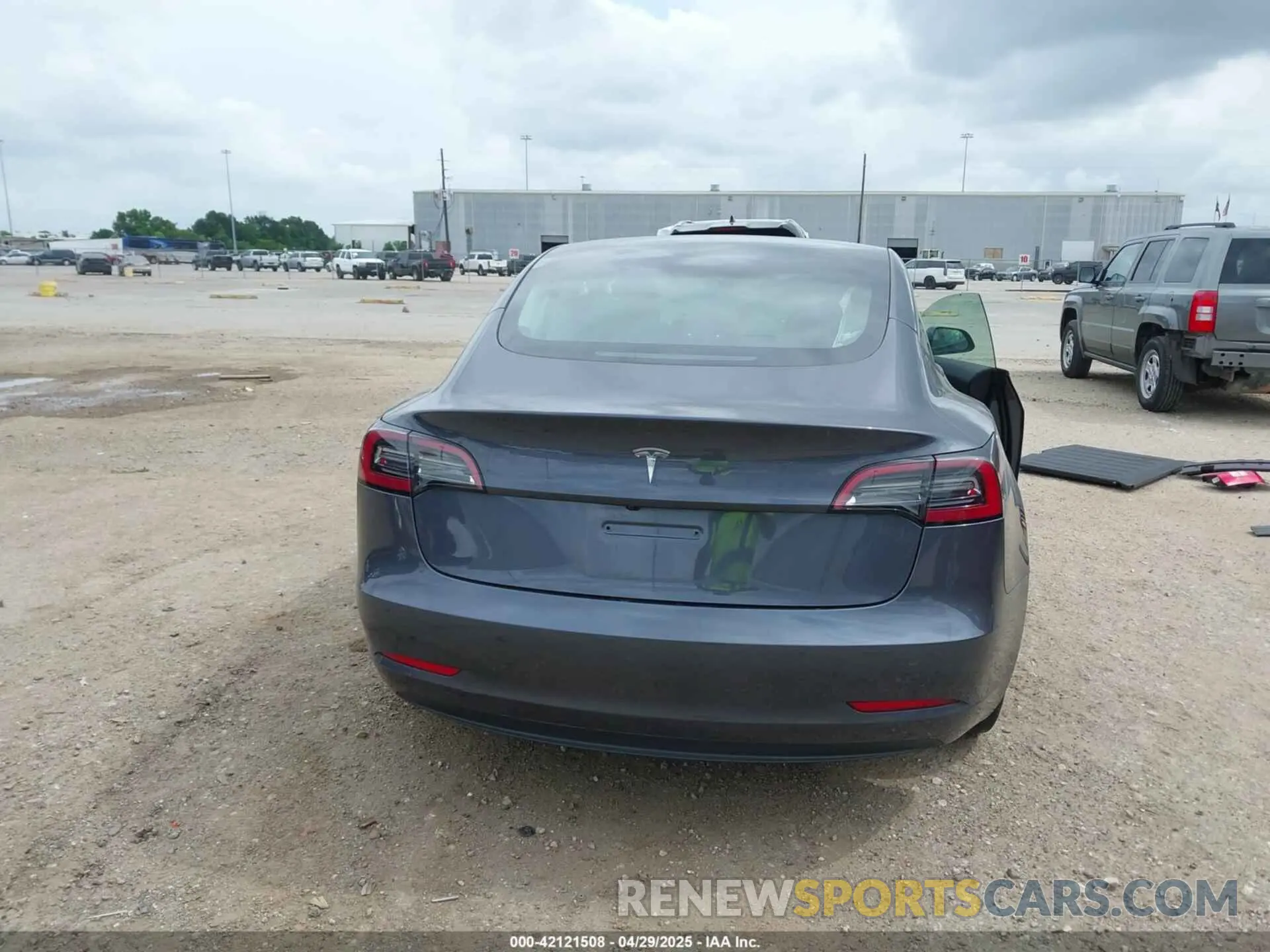 15 Photograph of a damaged car 5YJ3E1EA1PF642955 TESLA MODEL 3 2023