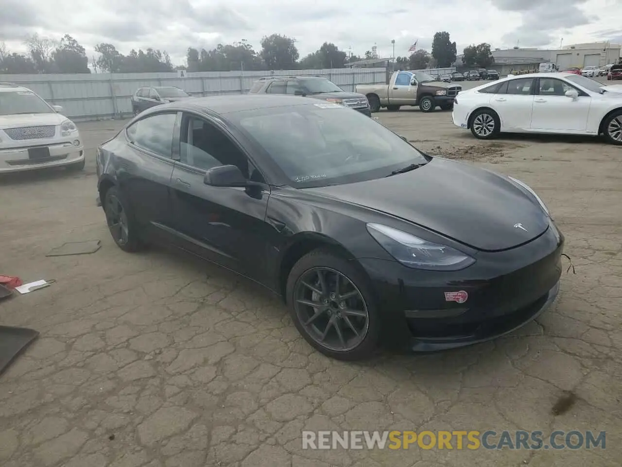 4 Photograph of a damaged car 5YJ3E1EA1PF645998 TESLA MODEL 3 2023