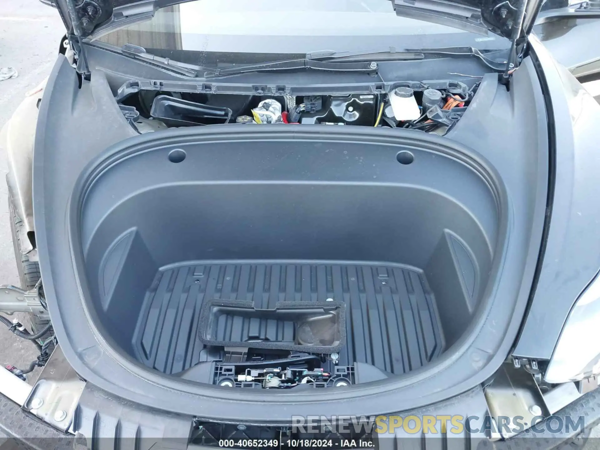 10 Photograph of a damaged car 5YJ3E1EA1PF662106 TESLA MODEL 3 2023