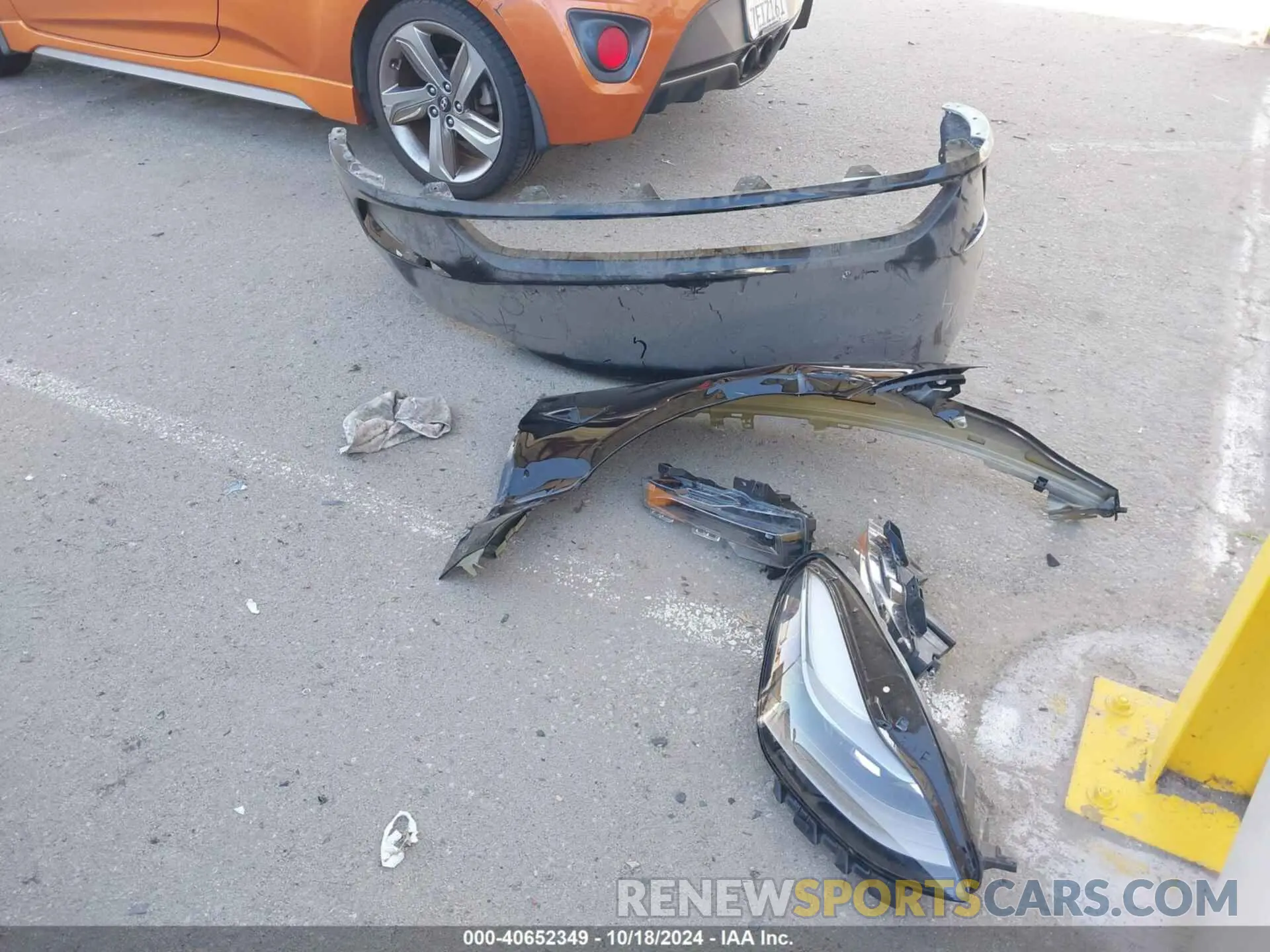 12 Photograph of a damaged car 5YJ3E1EA1PF662106 TESLA MODEL 3 2023