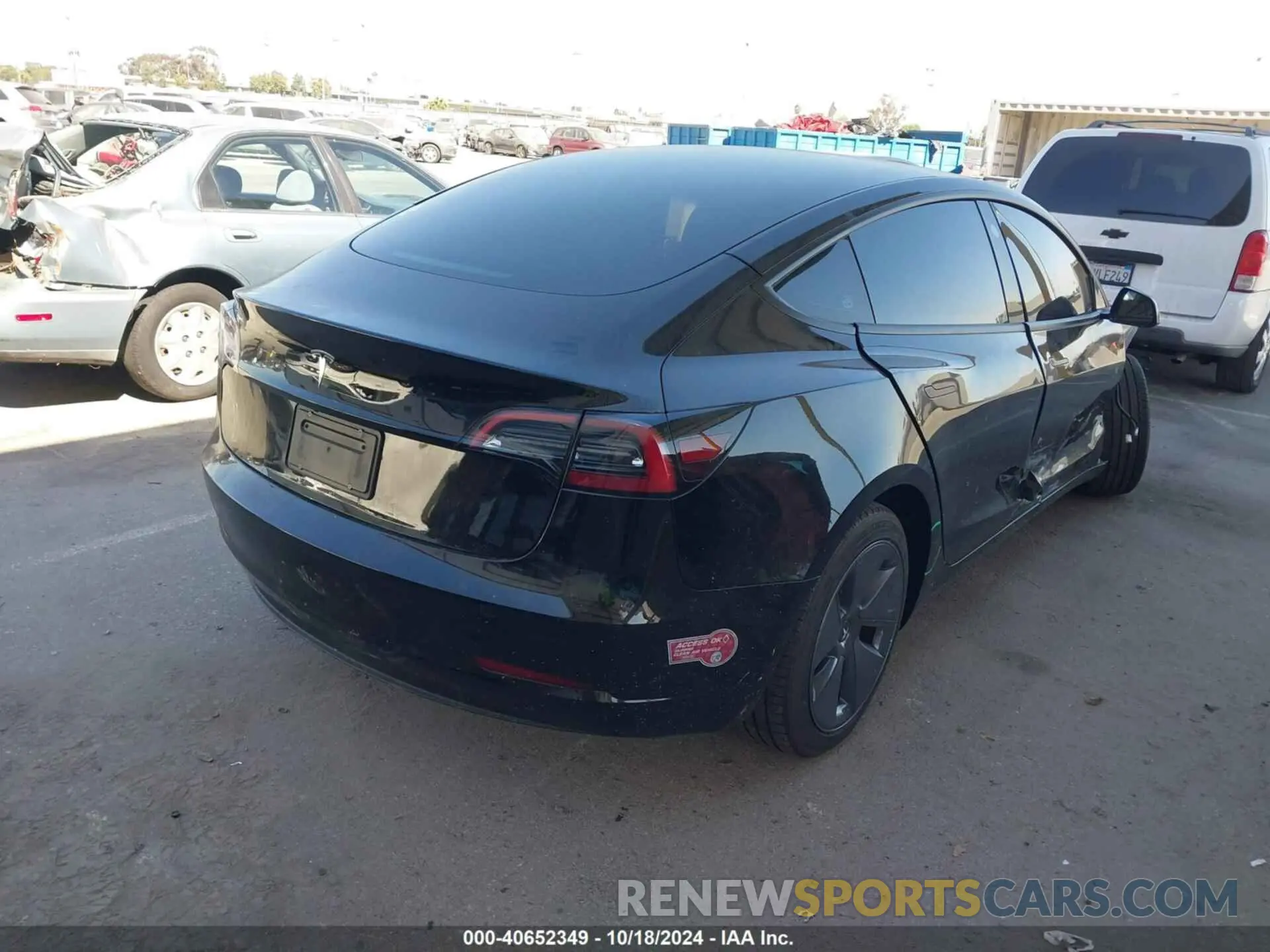 4 Photograph of a damaged car 5YJ3E1EA1PF662106 TESLA MODEL 3 2023