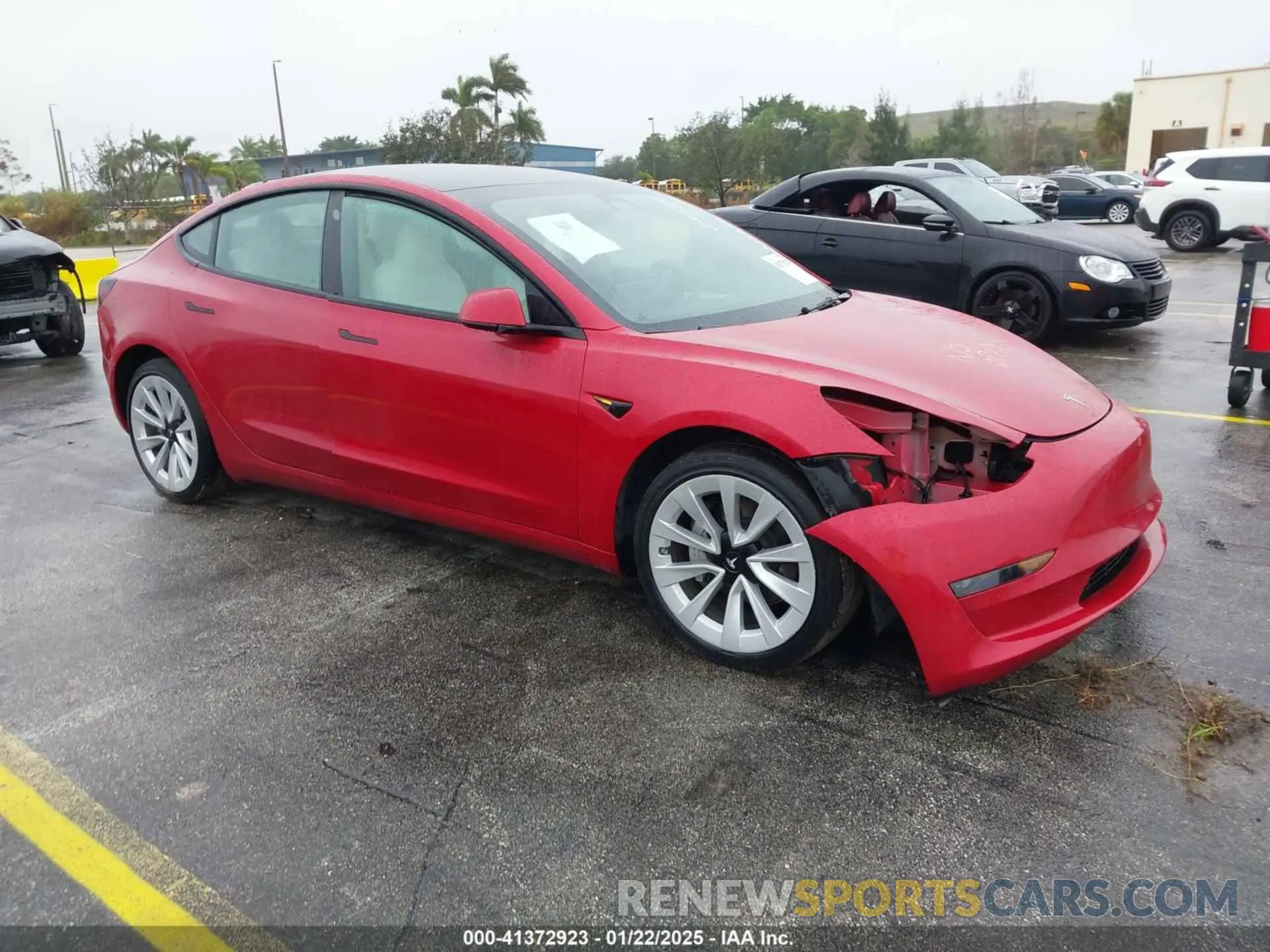 1 Фотография поврежденного автомобиля 5YJ3E1EA2PF384204 TESLA MODEL 3 2023