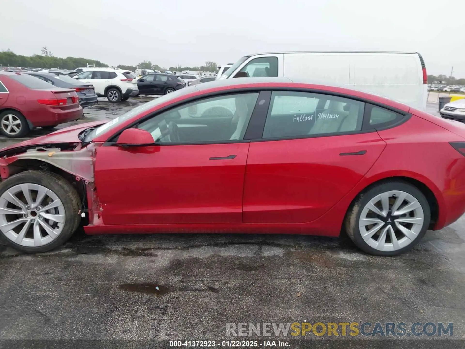 14 Фотография поврежденного автомобиля 5YJ3E1EA2PF384204 TESLA MODEL 3 2023