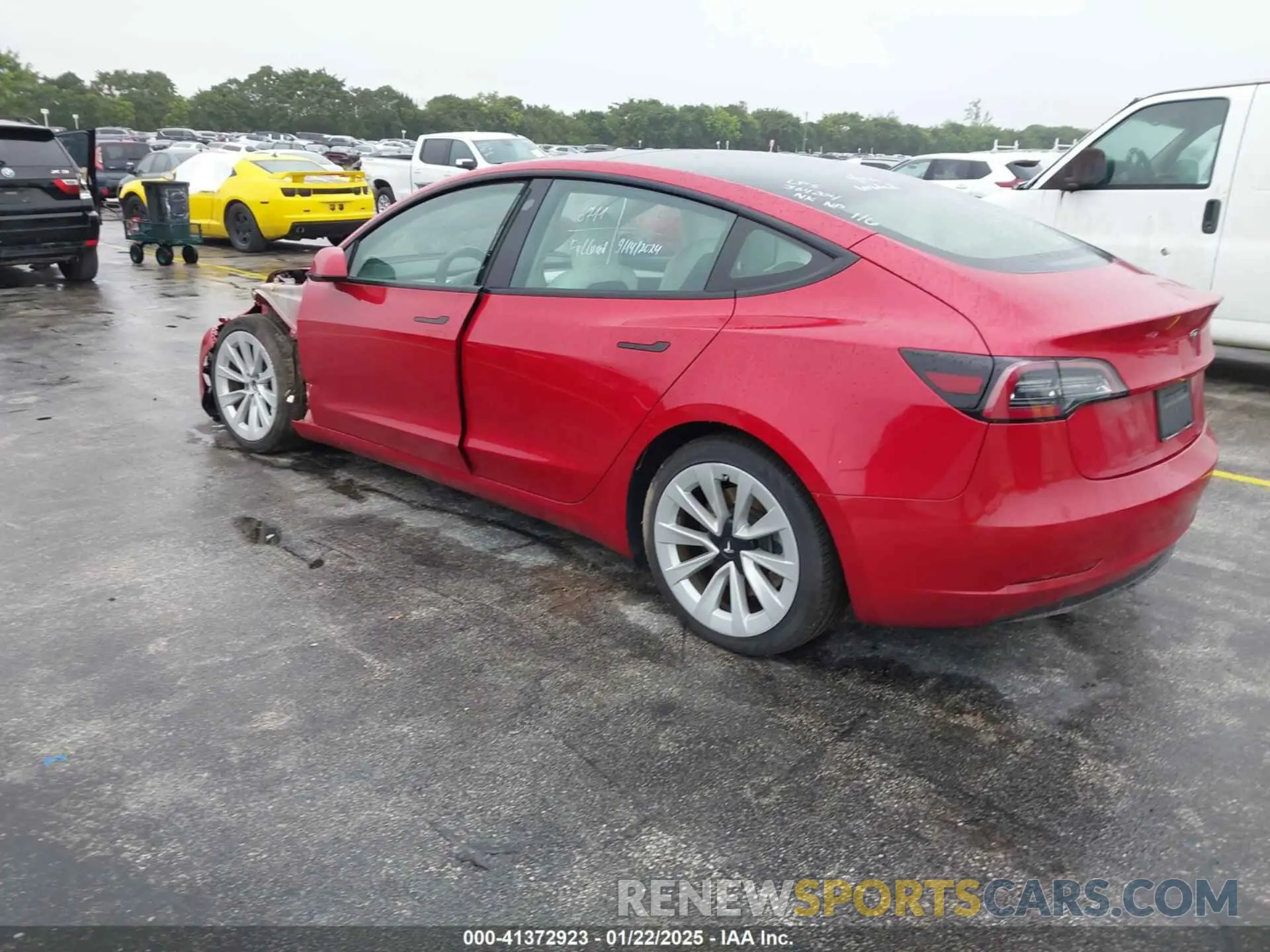 3 Фотография поврежденного автомобиля 5YJ3E1EA2PF384204 TESLA MODEL 3 2023