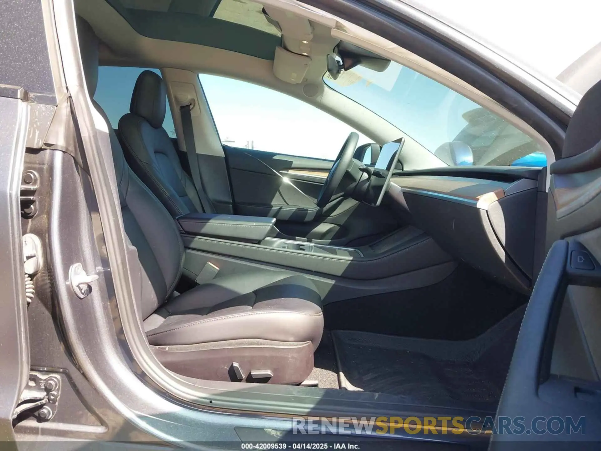 5 Photograph of a damaged car 5YJ3E1EA2PF404614 TESLA MODEL 3 2023