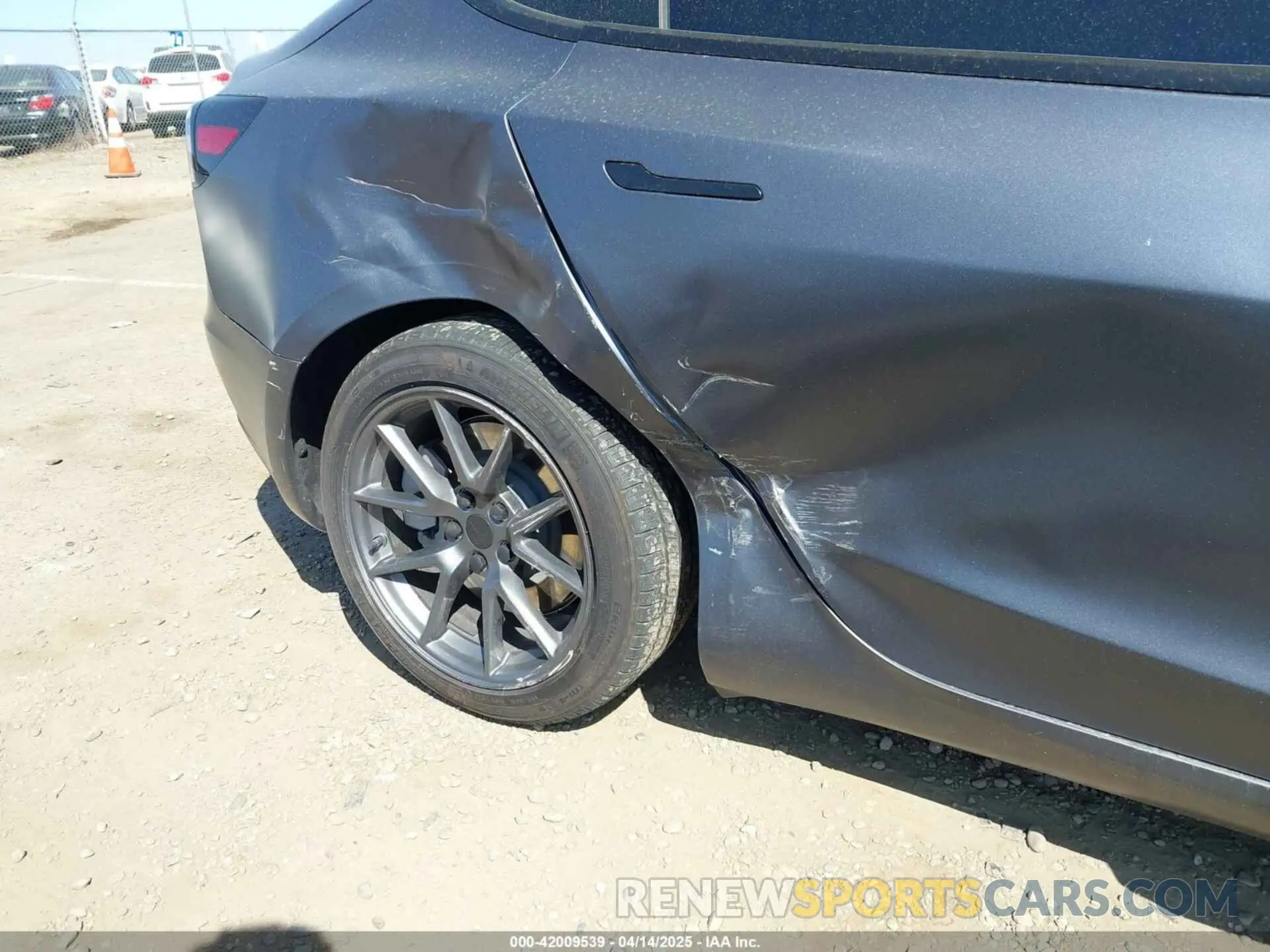 6 Photograph of a damaged car 5YJ3E1EA2PF404614 TESLA MODEL 3 2023