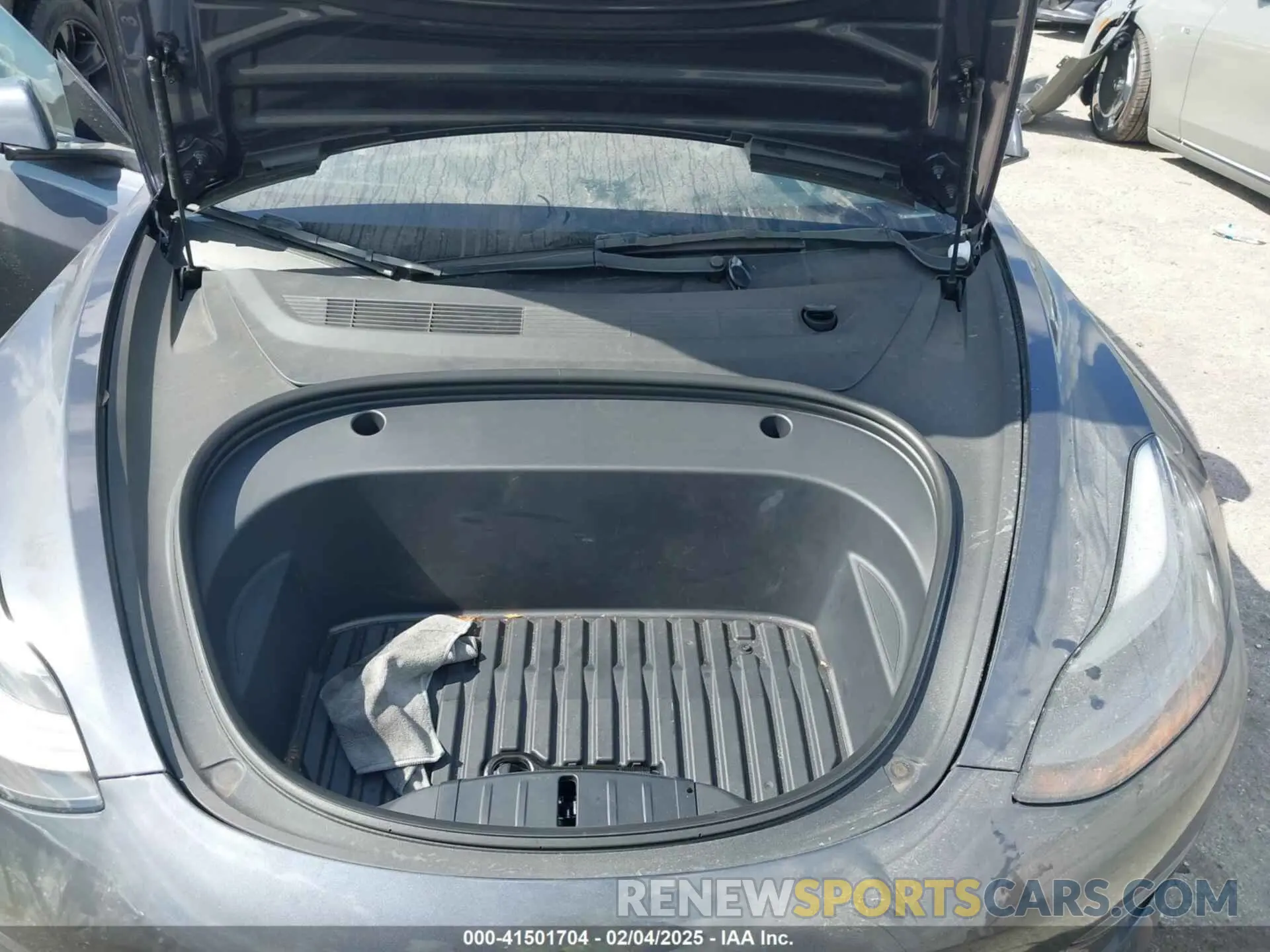 10 Photograph of a damaged car 5YJ3E1EA2PF423017 TESLA MODEL 3 2023