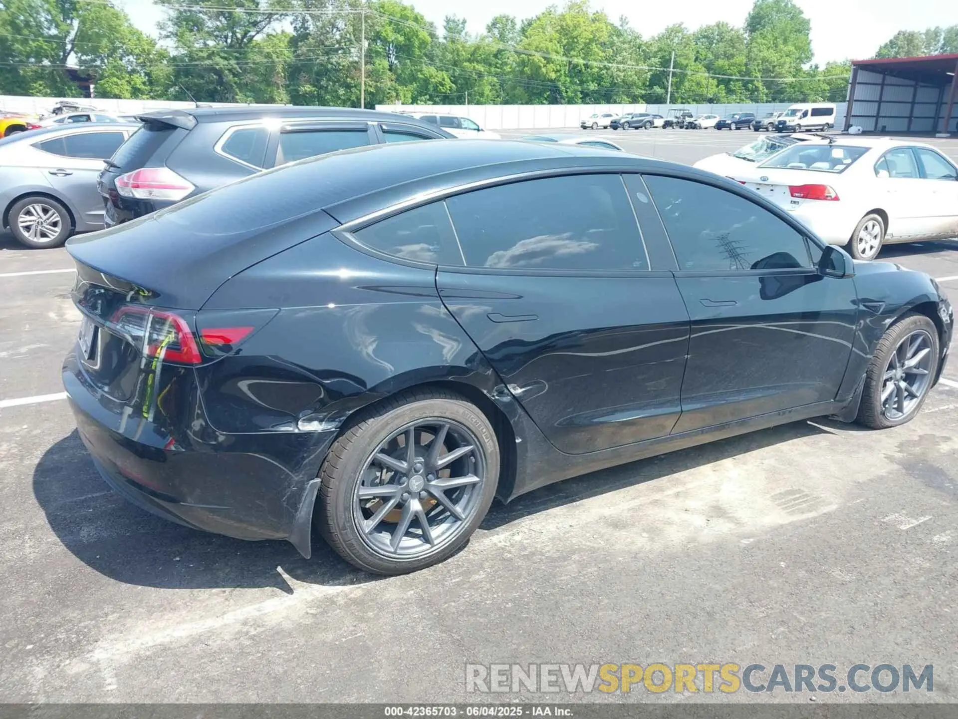 6 Photograph of a damaged car 5YJ3E1EA2PF437581 TESLA MODEL 3 2023