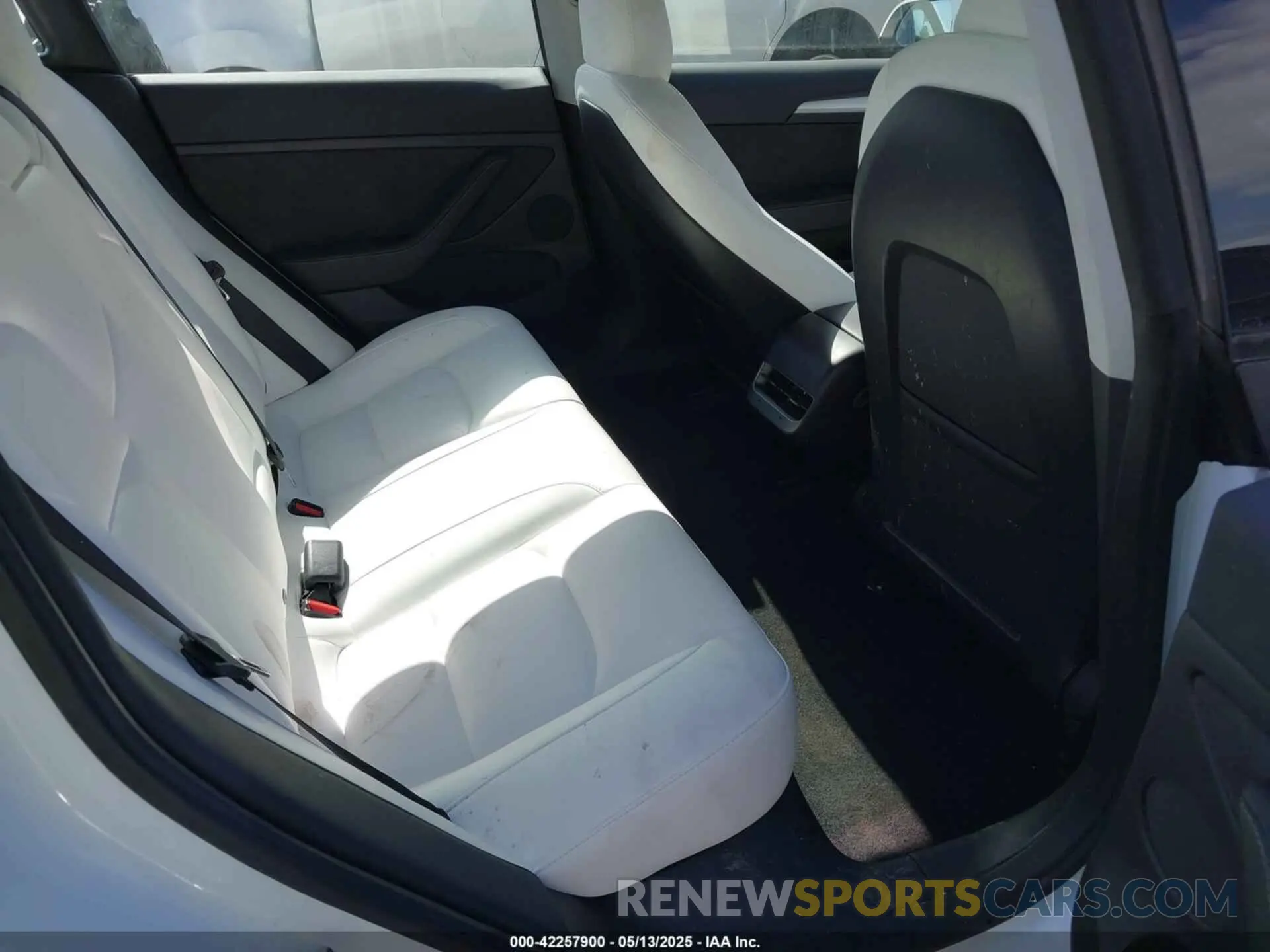 8 Фотография поврежденного автомобиля 5YJ3E1EA2PF465882 TESLA MODEL 3 2023