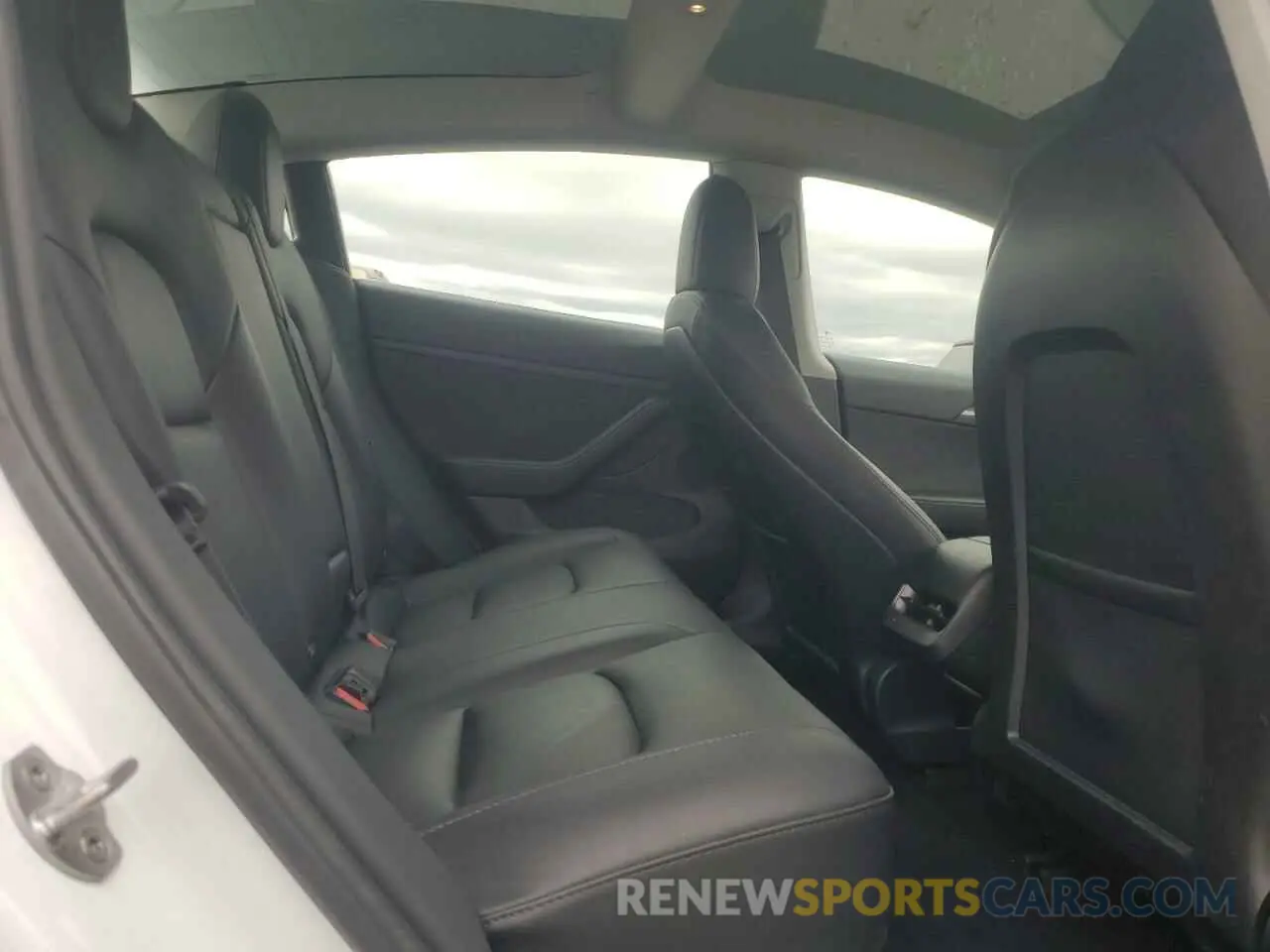 10 Photograph of a damaged car 5YJ3E1EA2PF467938 TESLA MODEL 3 2023