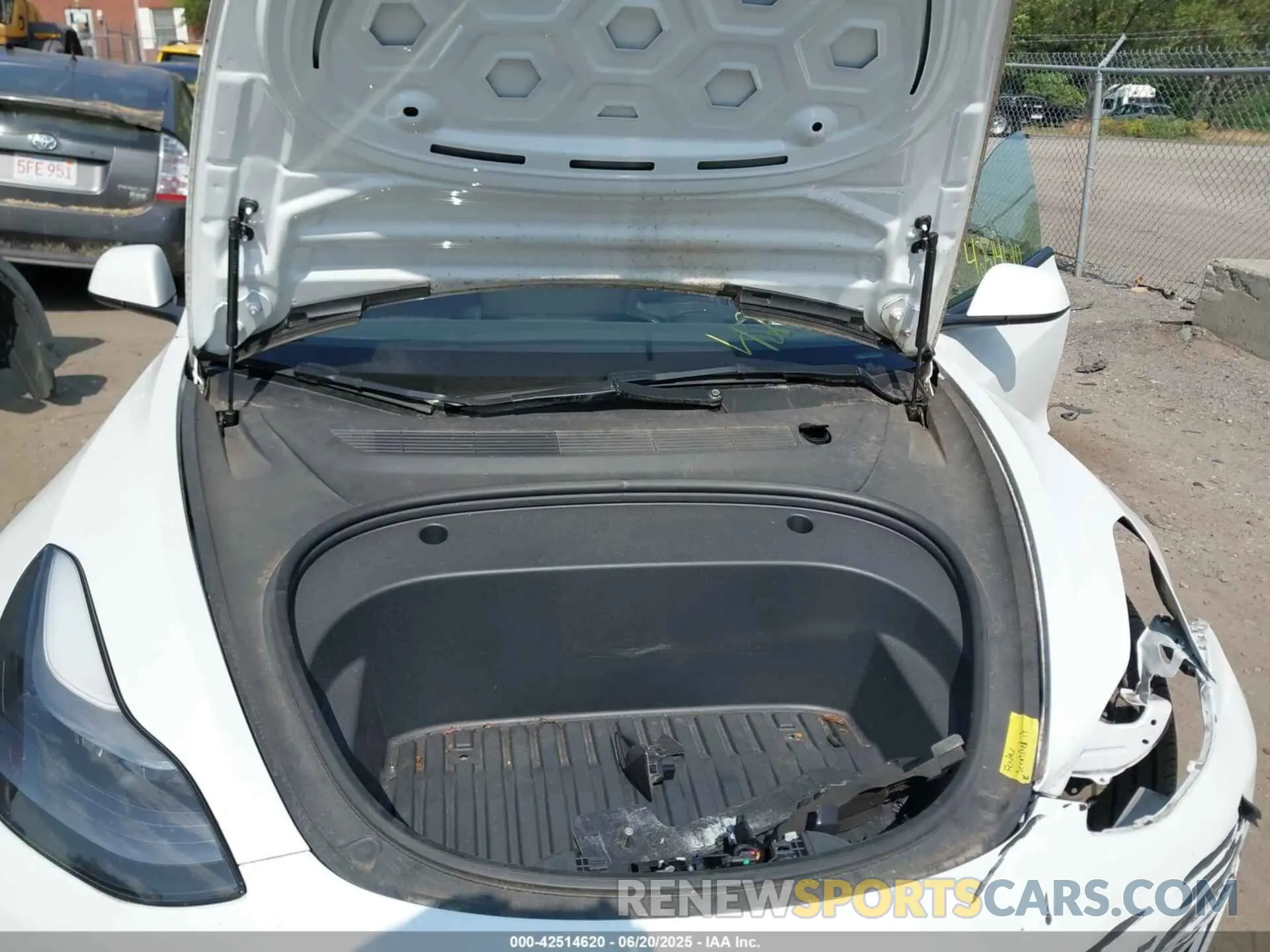 10 Фотография поврежденного автомобиля 5YJ3E1EA2PF484335 TESLA MODEL 3 2023