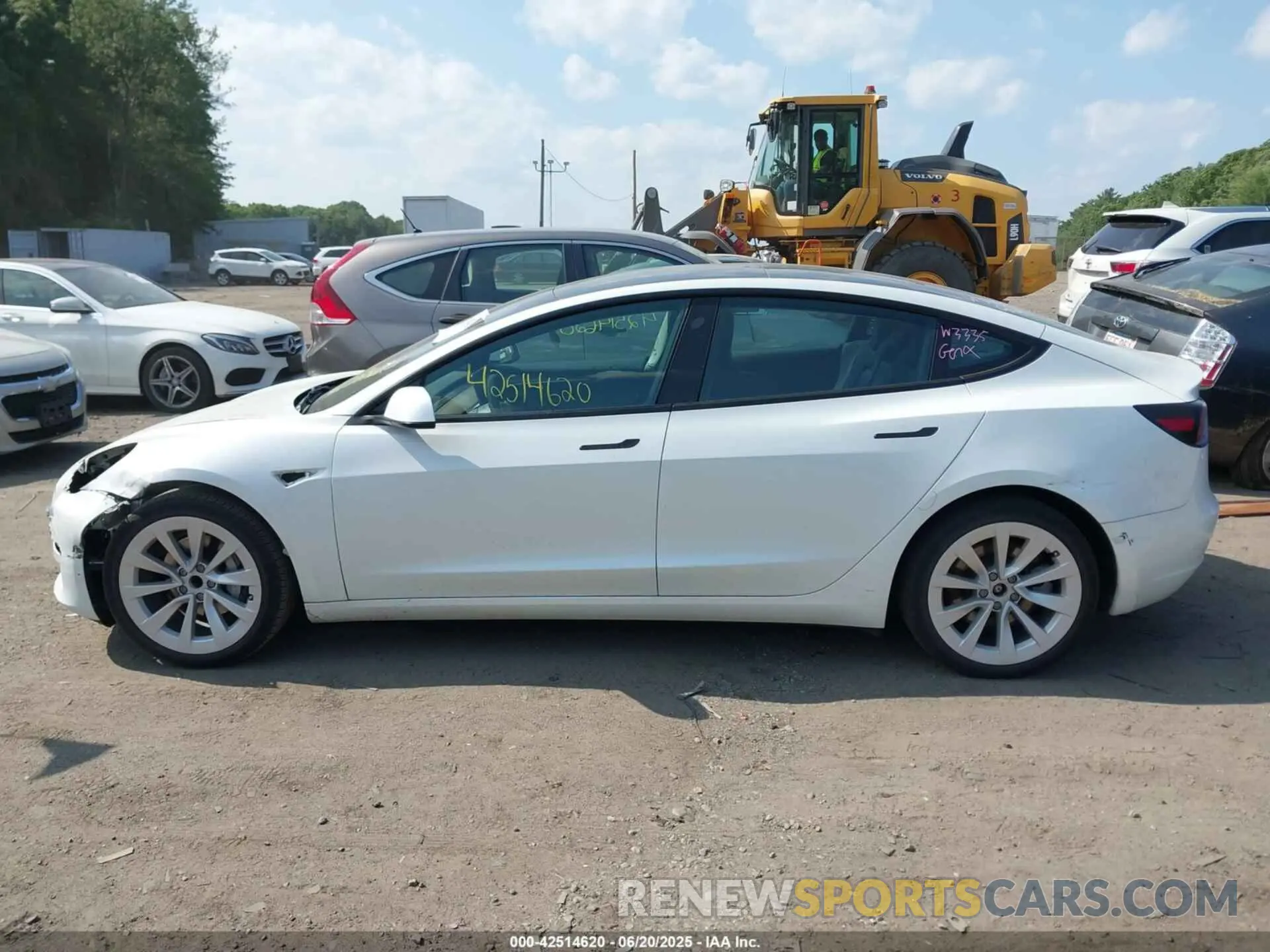 14 Фотография поврежденного автомобиля 5YJ3E1EA2PF484335 TESLA MODEL 3 2023