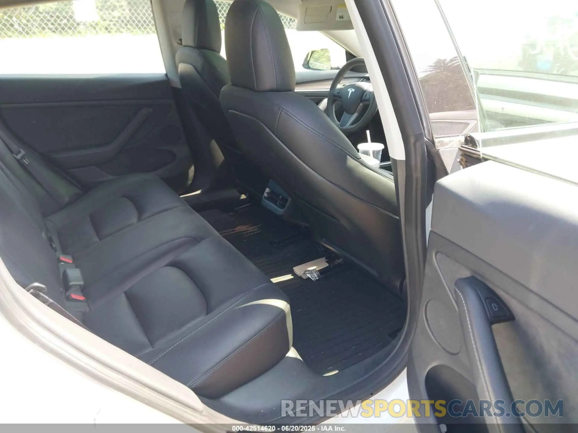 8 Фотография поврежденного автомобиля 5YJ3E1EA2PF484335 TESLA MODEL 3 2023