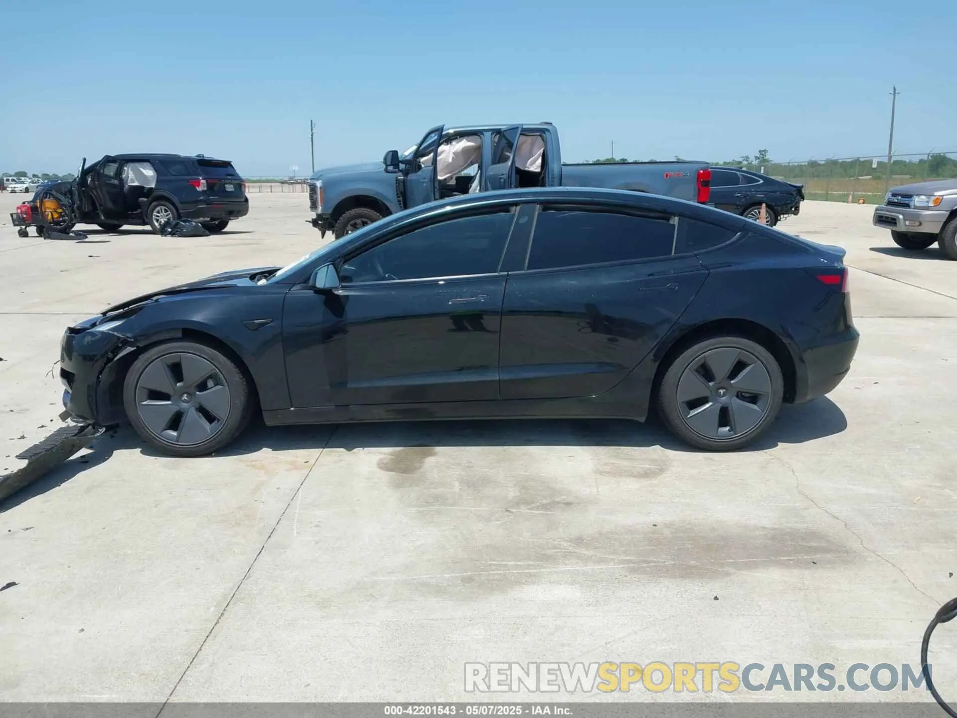 13 Фотография поврежденного автомобиля 5YJ3E1EA2PF501375 TESLA MODEL 3 2023