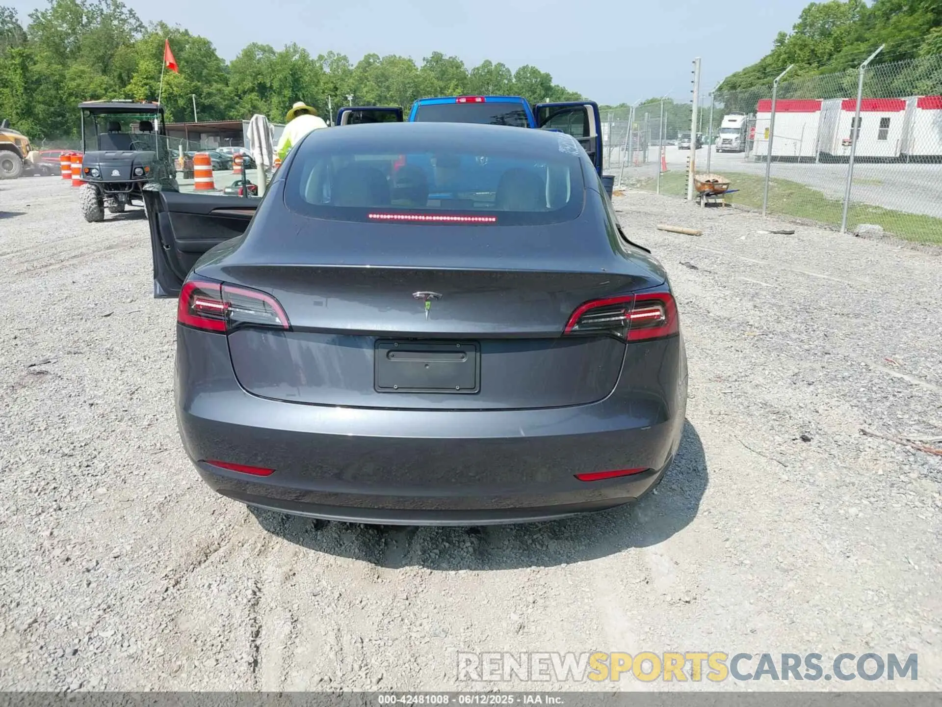 16 Фотография поврежденного автомобиля 5YJ3E1EA2PF566047 TESLA MODEL 3 2023
