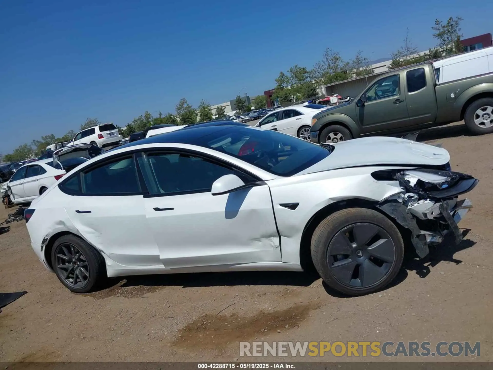 13 Фотография поврежденного автомобиля 5YJ3E1EA2PF571569 TESLA MODEL 3 2023