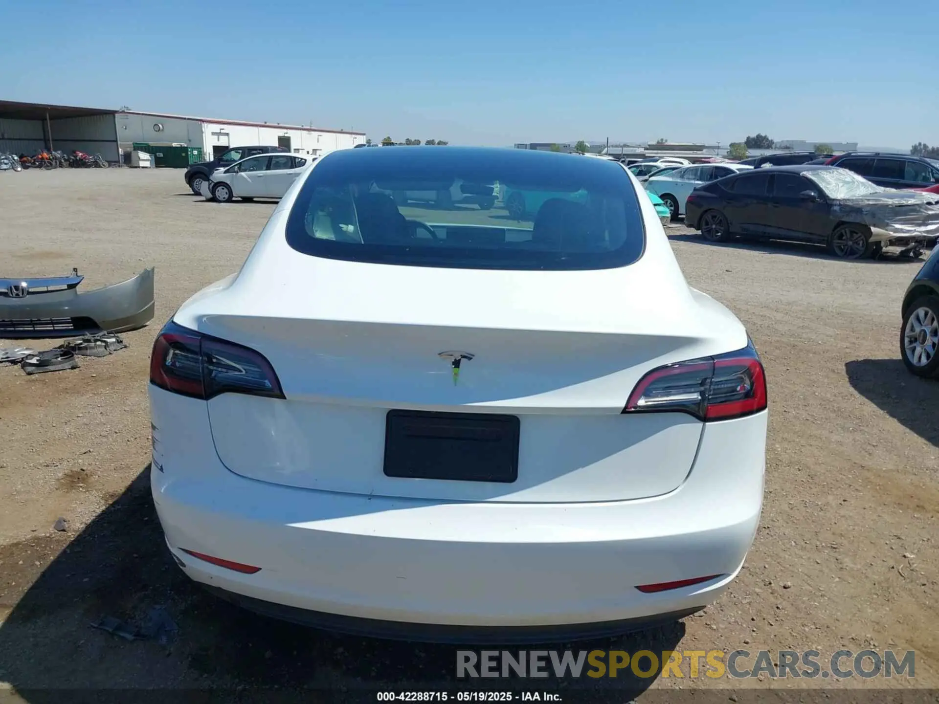 16 Фотография поврежденного автомобиля 5YJ3E1EA2PF571569 TESLA MODEL 3 2023