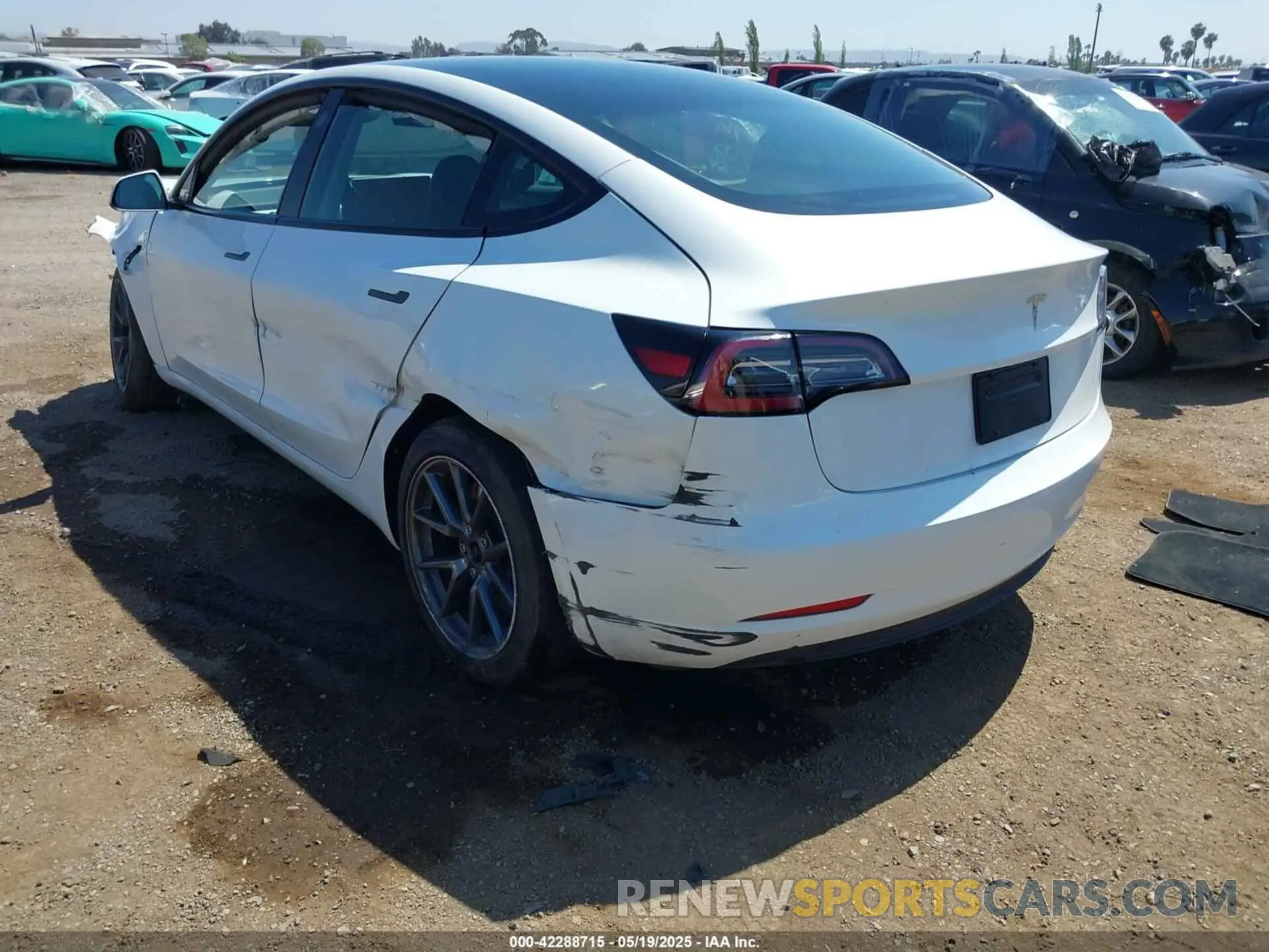 3 Фотография поврежденного автомобиля 5YJ3E1EA2PF571569 TESLA MODEL 3 2023
