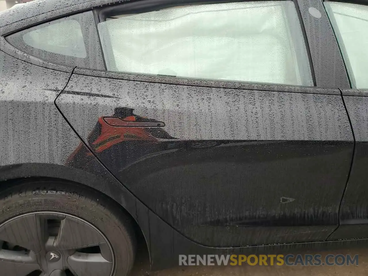 10 Photograph of a damaged car 5YJ3E1EA2PF575945 TESLA MODEL 3 2023