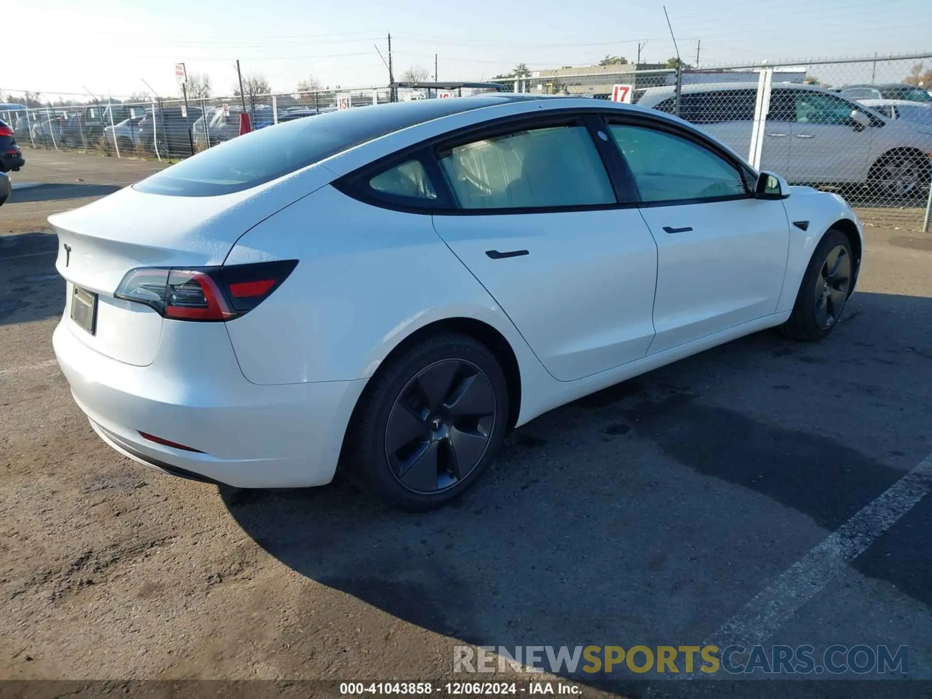 4 Photograph of a damaged car 5YJ3E1EA2PF582331 TESLA MODEL 3 2023