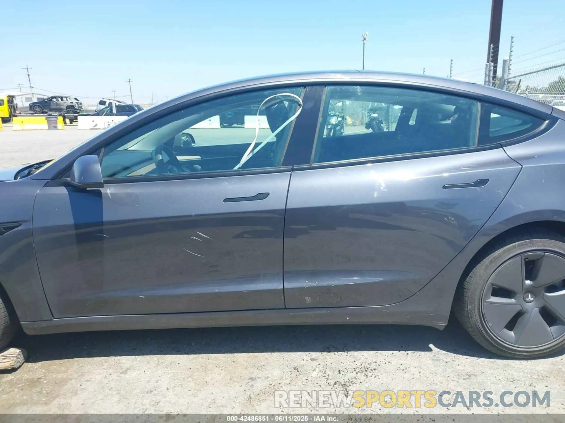 14 Photograph of a damaged car 5YJ3E1EA2PF639384 TESLA MODEL 3 2023