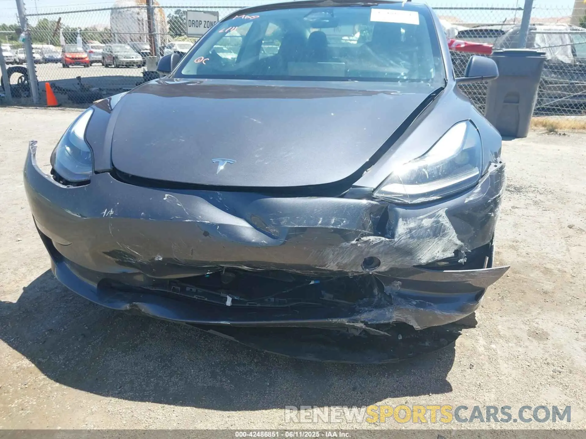 6 Photograph of a damaged car 5YJ3E1EA2PF639384 TESLA MODEL 3 2023