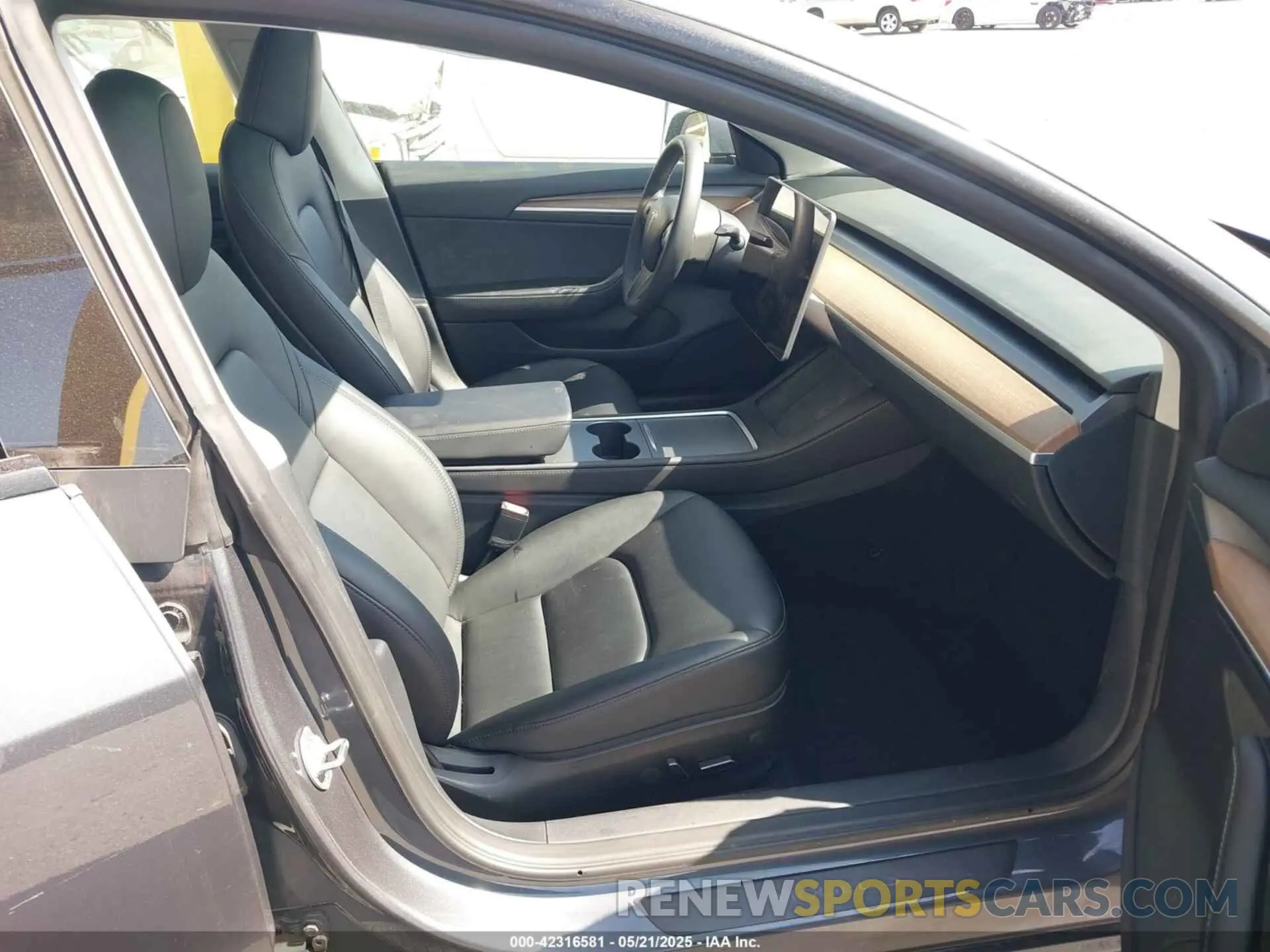 5 Фотография поврежденного автомобиля 5YJ3E1EA2PF668853 TESLA MODEL 3 2023