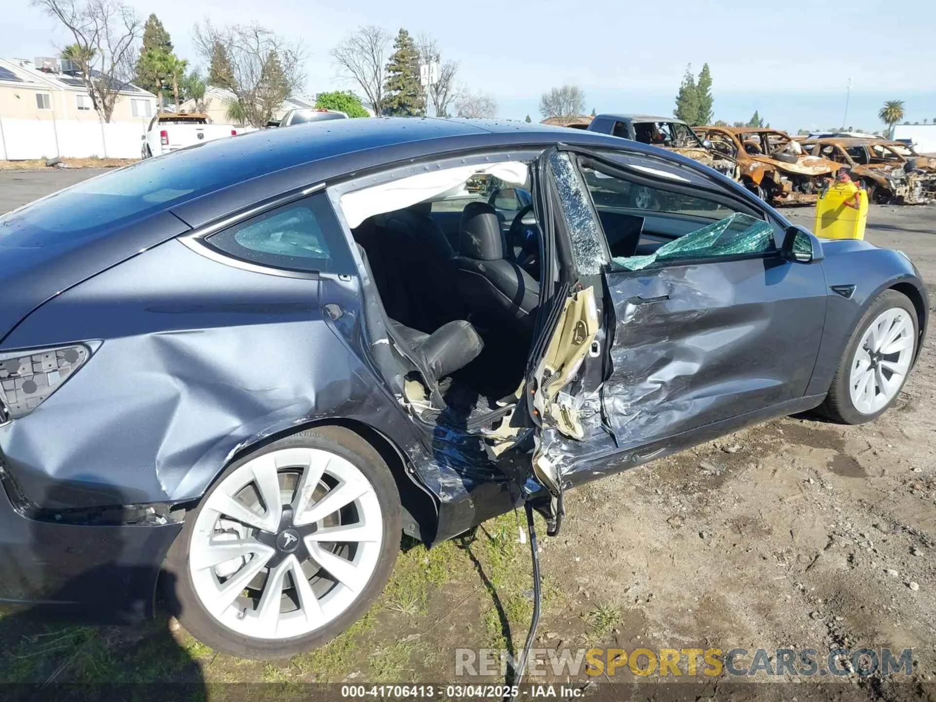 6 Photograph of a damaged car 5YJ3E1EA2PF671803 TESLA MODEL 3 2023