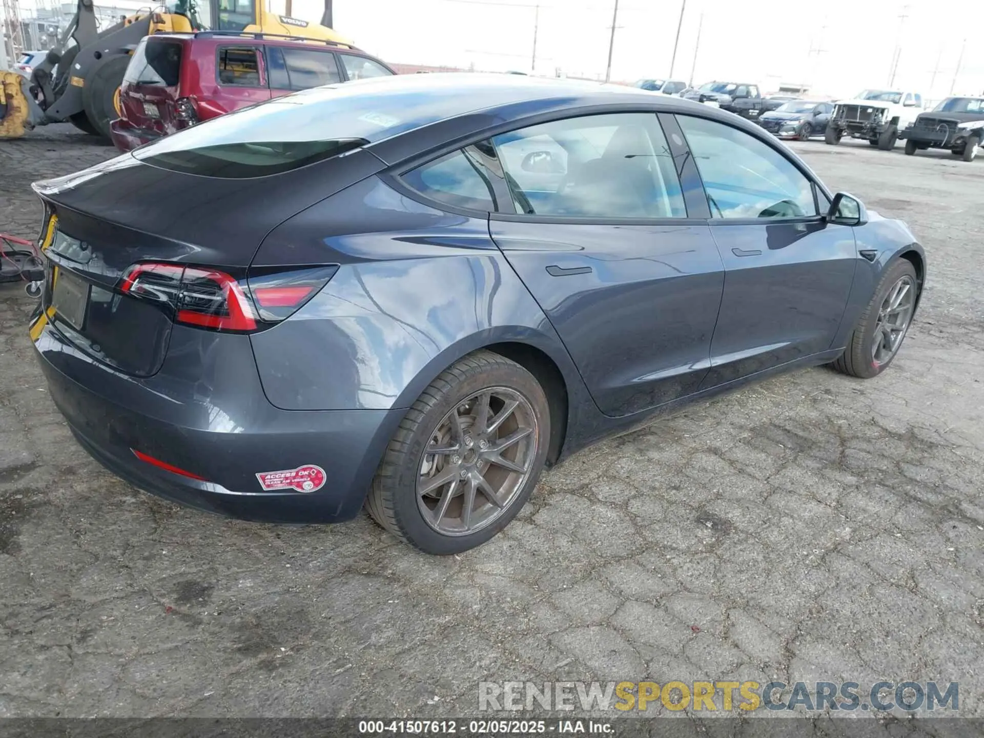 4 Фотография поврежденного автомобиля 5YJ3E1EA2PF676354 TESLA MODEL 3 2023