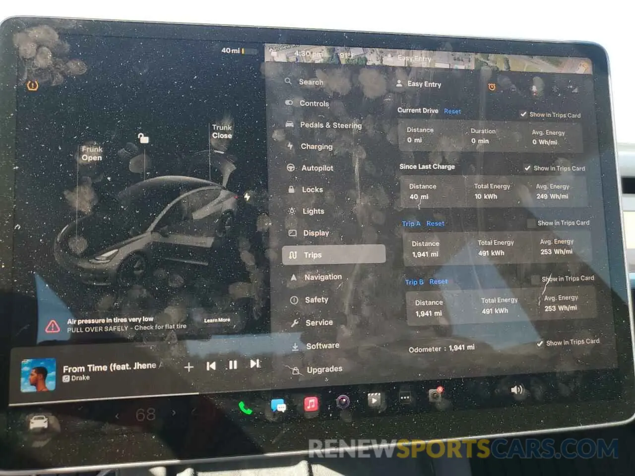 9 Photograph of a damaged car 5YJ3E1EA2PF705755 TESLA MODEL 3 2023