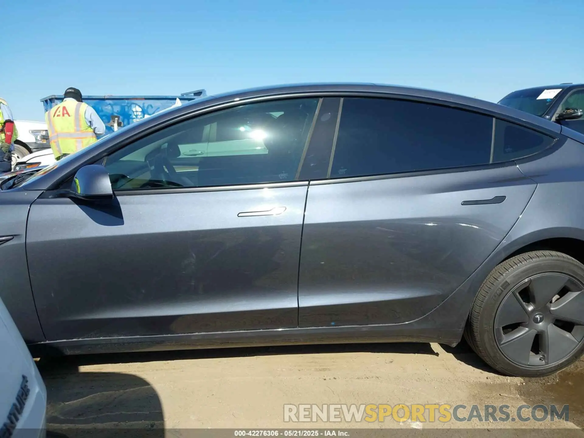 13 Фотография поврежденного автомобиля 5YJ3E1EA3PF412267 TESLA MODEL 3 2023