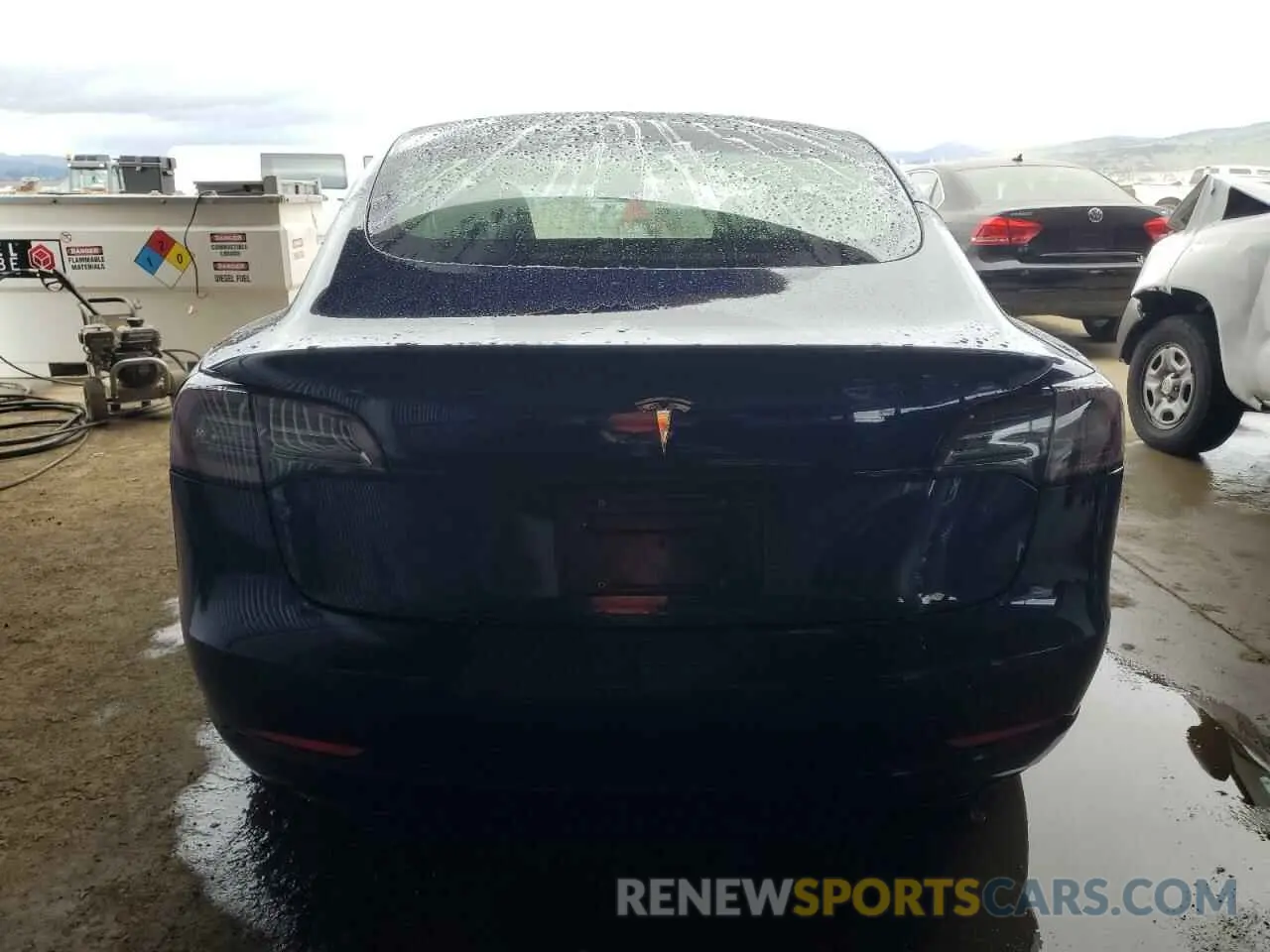6 Фотография поврежденного автомобиля 5YJ3E1EA3PF450467 TESLA MODEL 3 2023