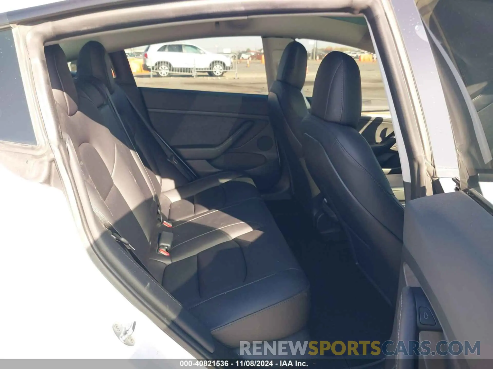 8 Photograph of a damaged car 5YJ3E1EA3PF473067 TESLA MODEL 3 2023