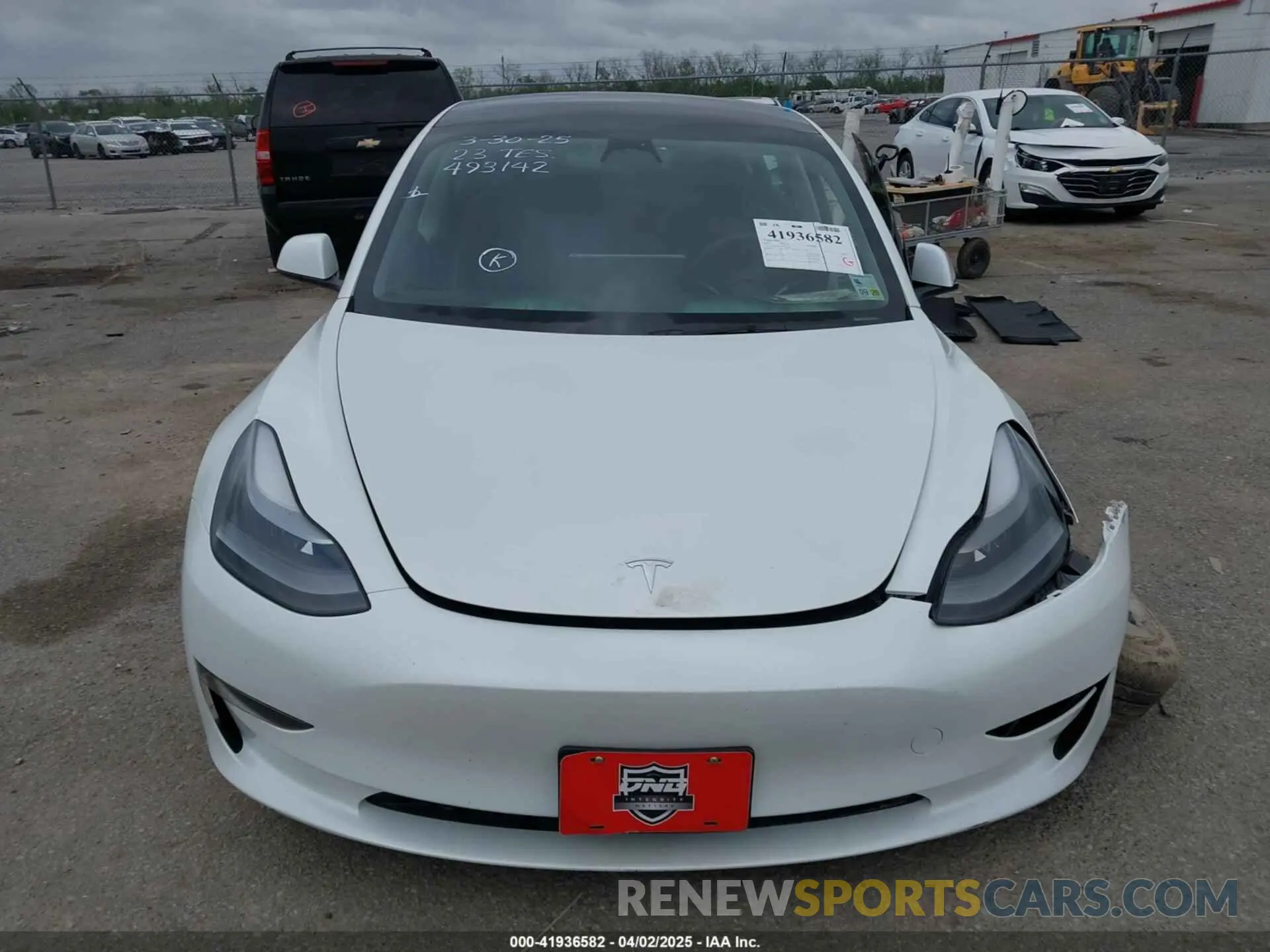 12 Фотография поврежденного автомобиля 5YJ3E1EA3PF493142 TESLA MODEL 3 2023
