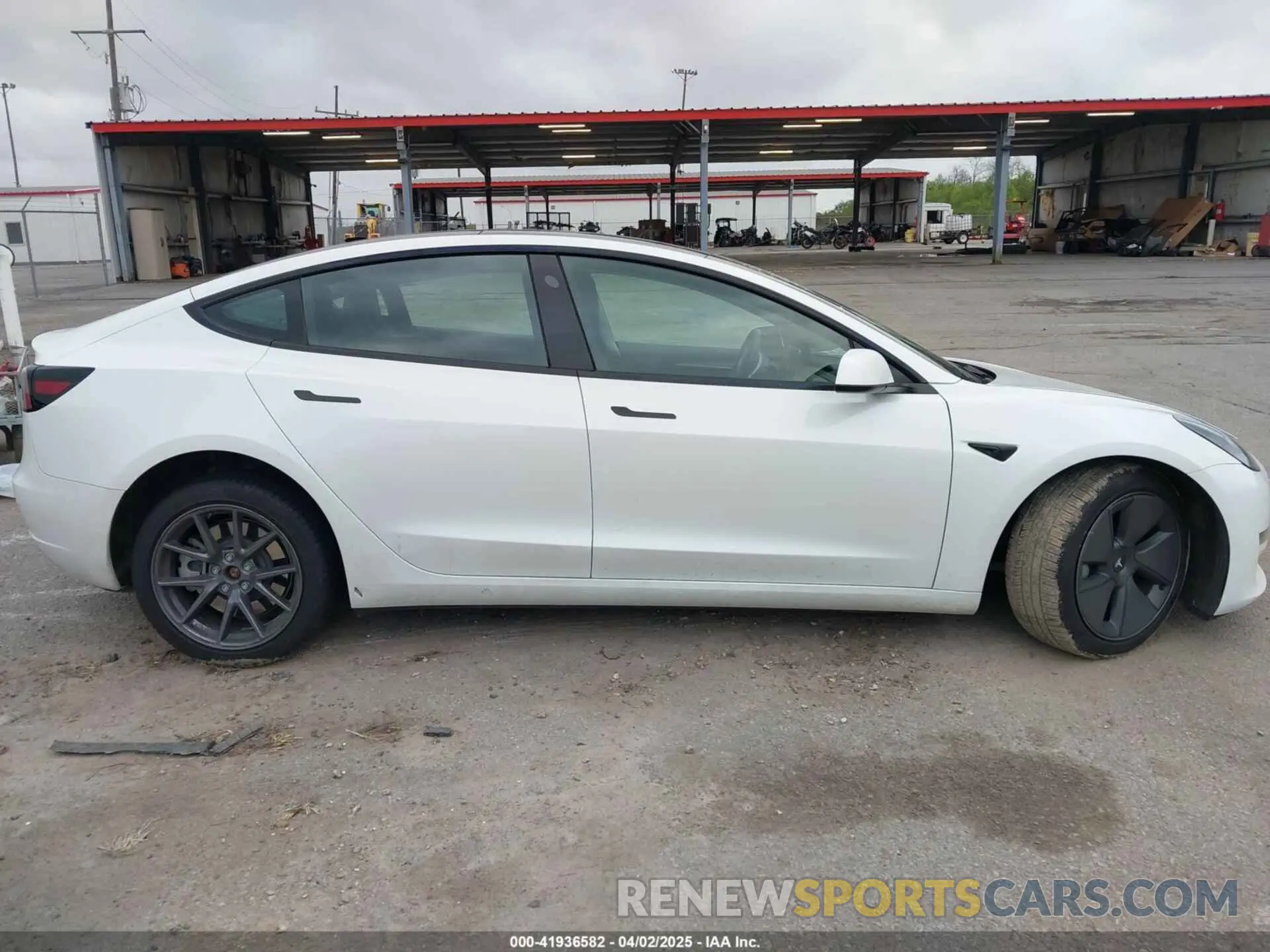 13 Фотография поврежденного автомобиля 5YJ3E1EA3PF493142 TESLA MODEL 3 2023