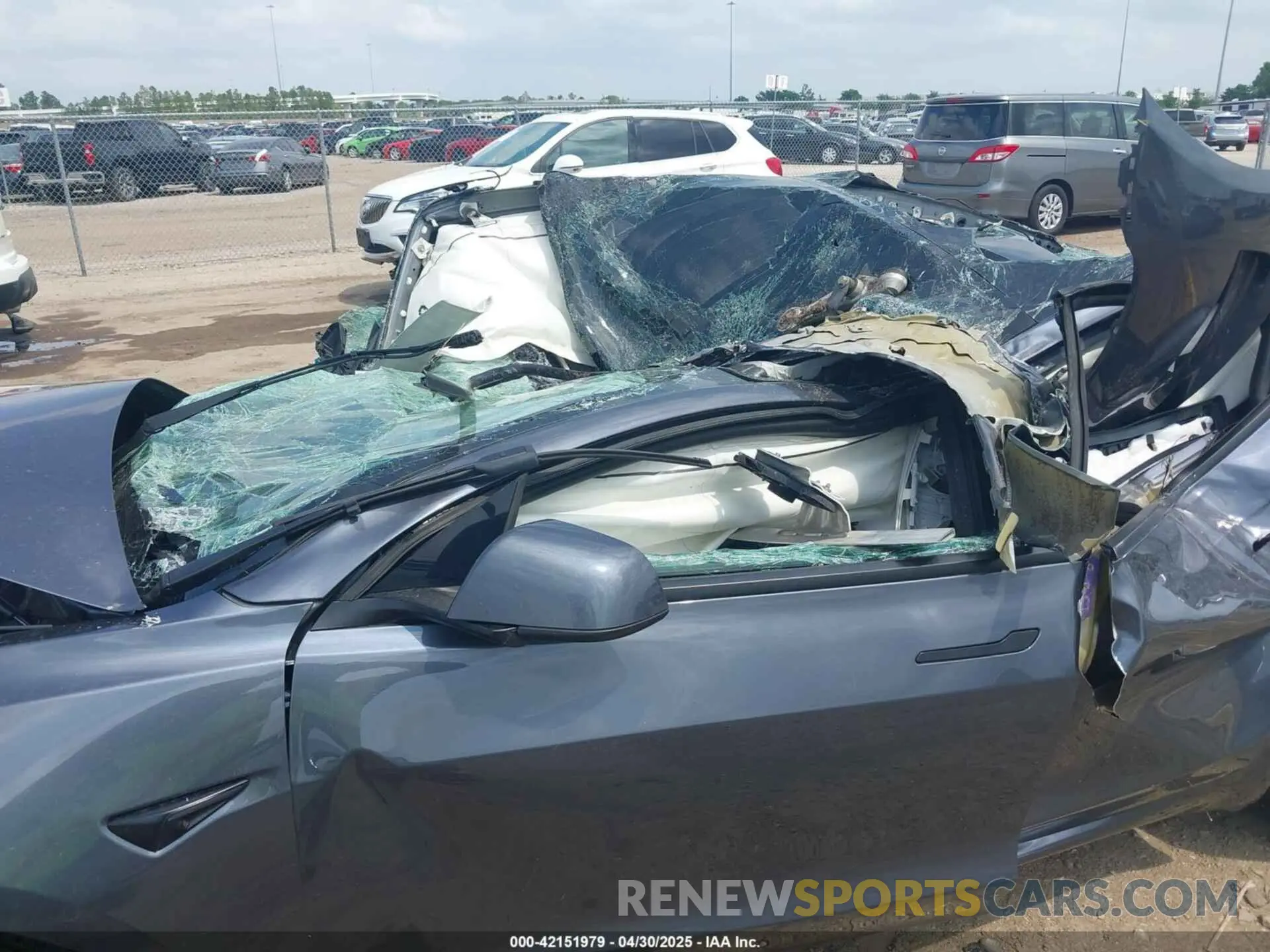 16 Photograph of a damaged car 5YJ3E1EA3PF541836 TESLA MODEL 3 2023