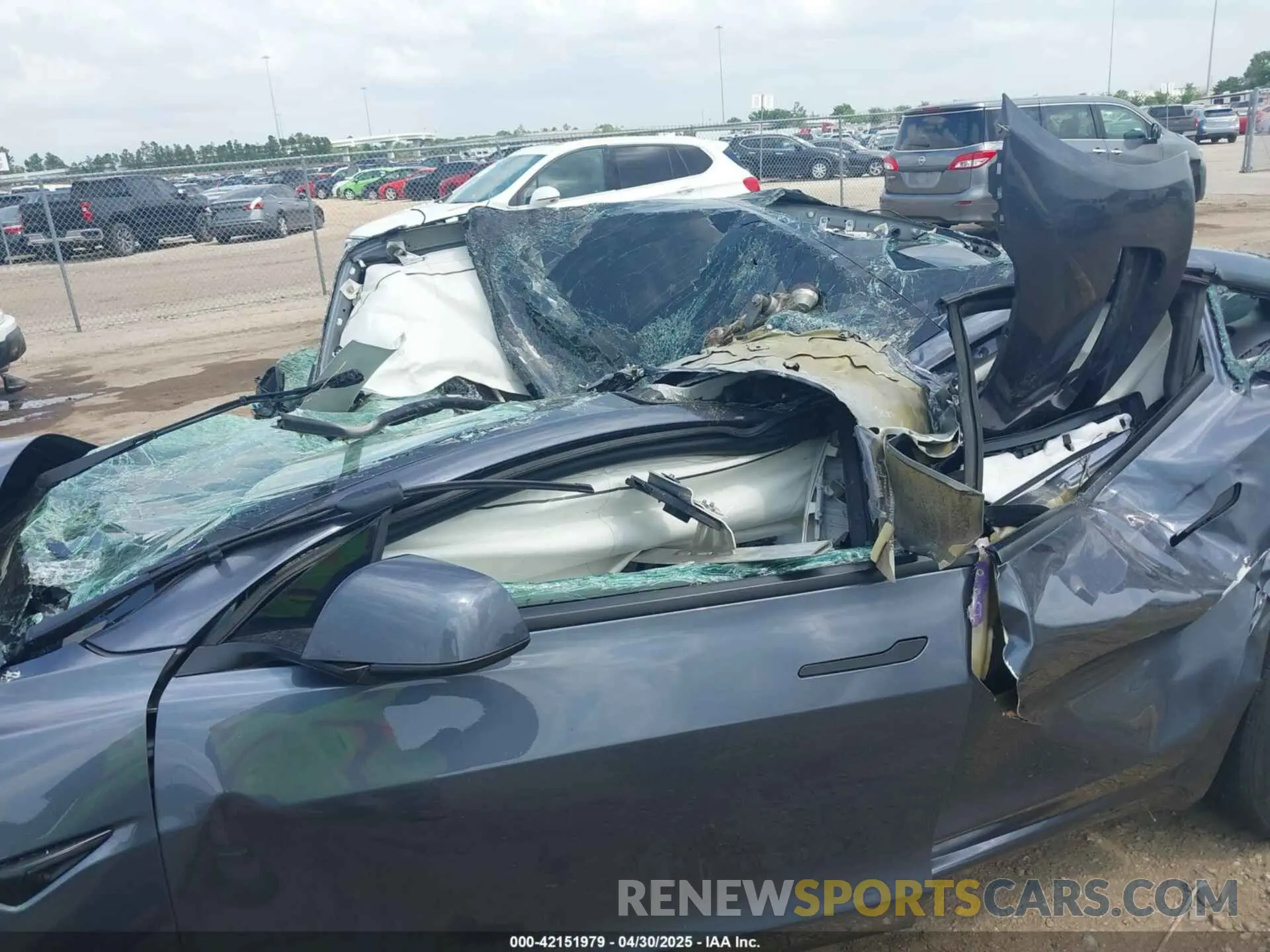 17 Photograph of a damaged car 5YJ3E1EA3PF541836 TESLA MODEL 3 2023
