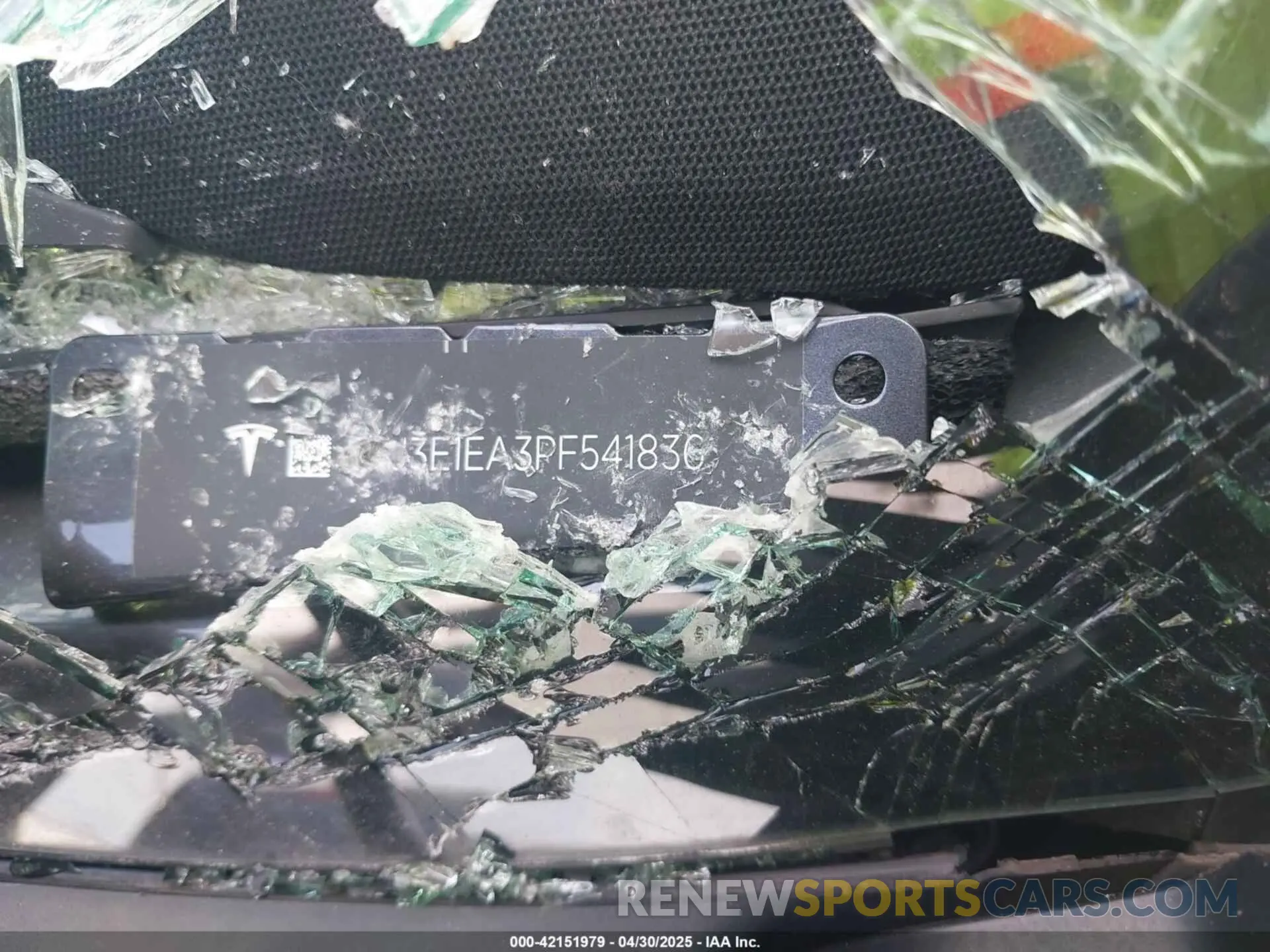 9 Photograph of a damaged car 5YJ3E1EA3PF541836 TESLA MODEL 3 2023